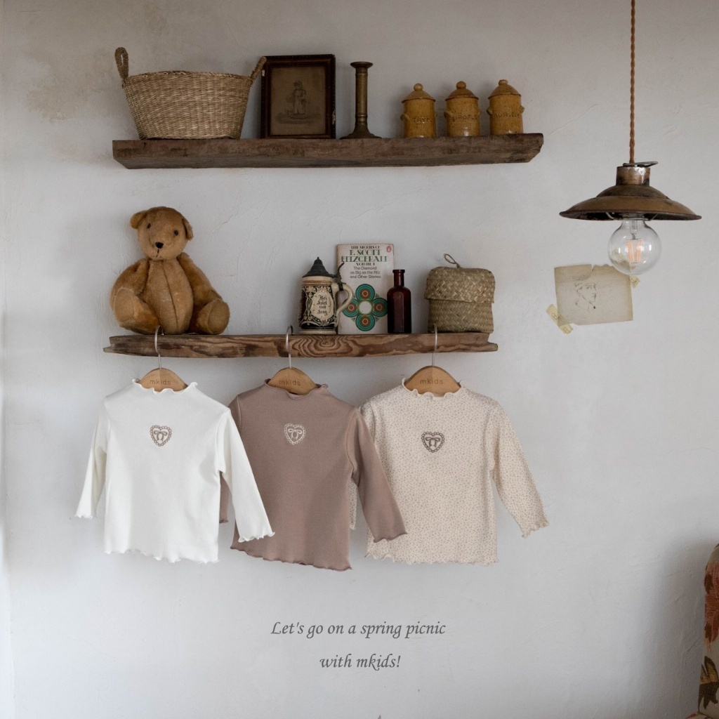 正韓春Mkids  刺繡蝴蝶結捲邊上衣