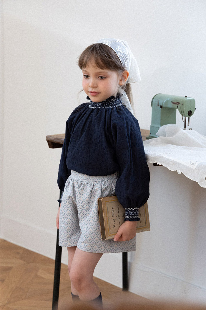 正韓春Perrobebe 兩色宮廷感泡泡上衣