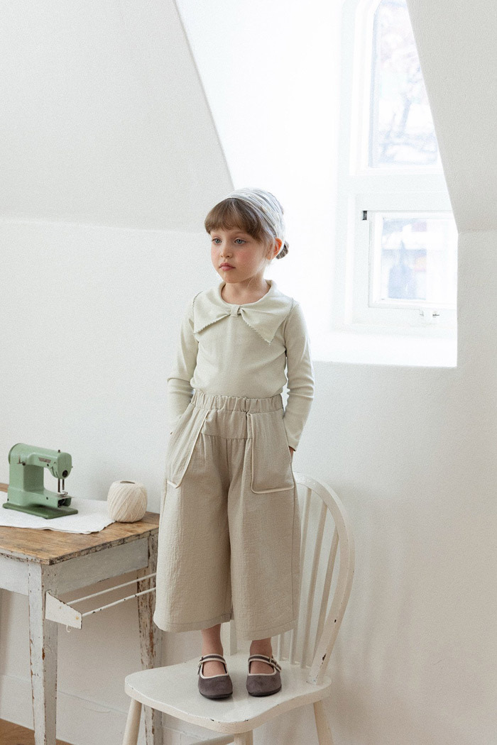 正韓春Perrobebe 兩色蝴蝶結領上衣