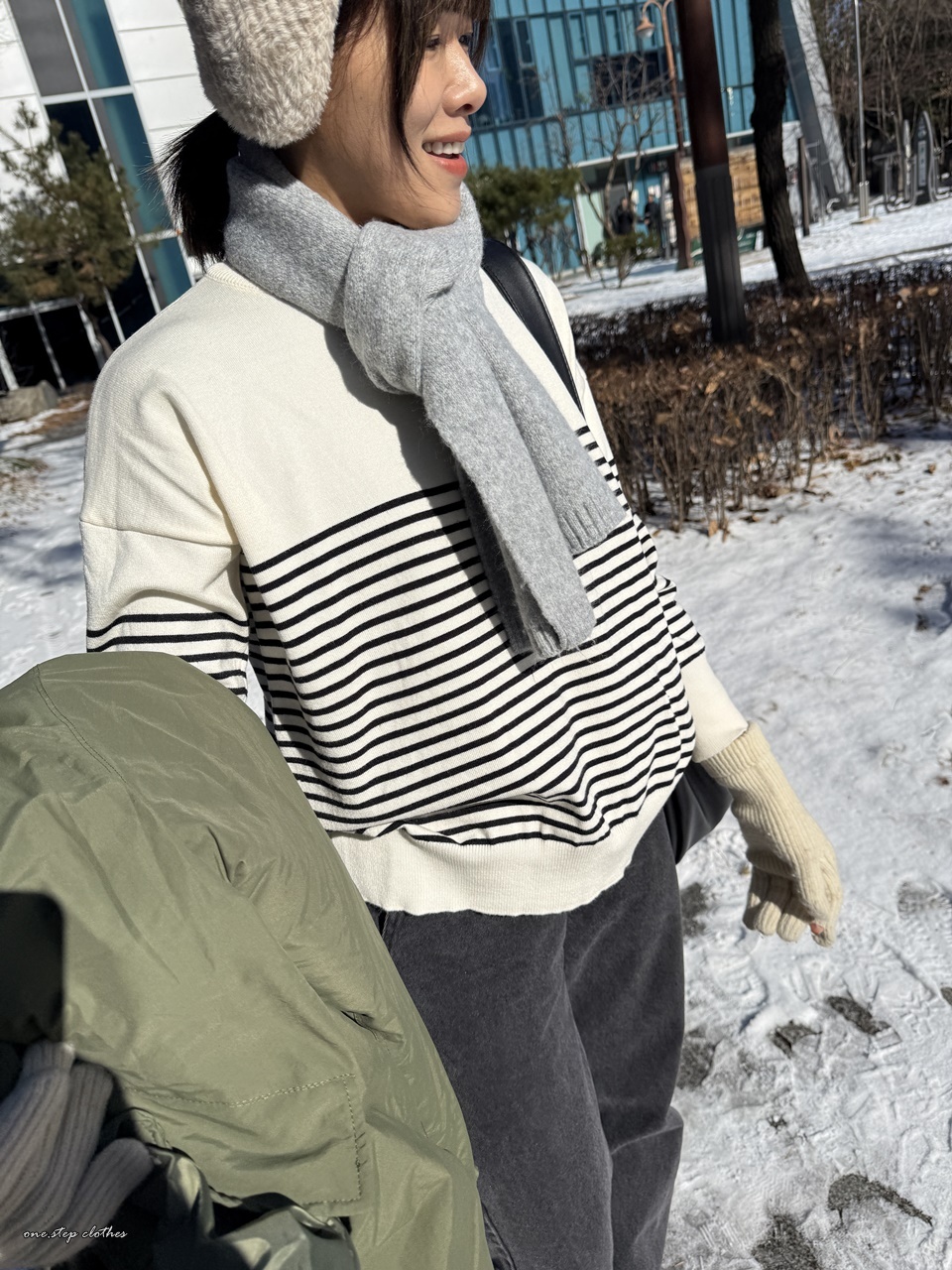 正韓簡約橫條針織上衣 (白)