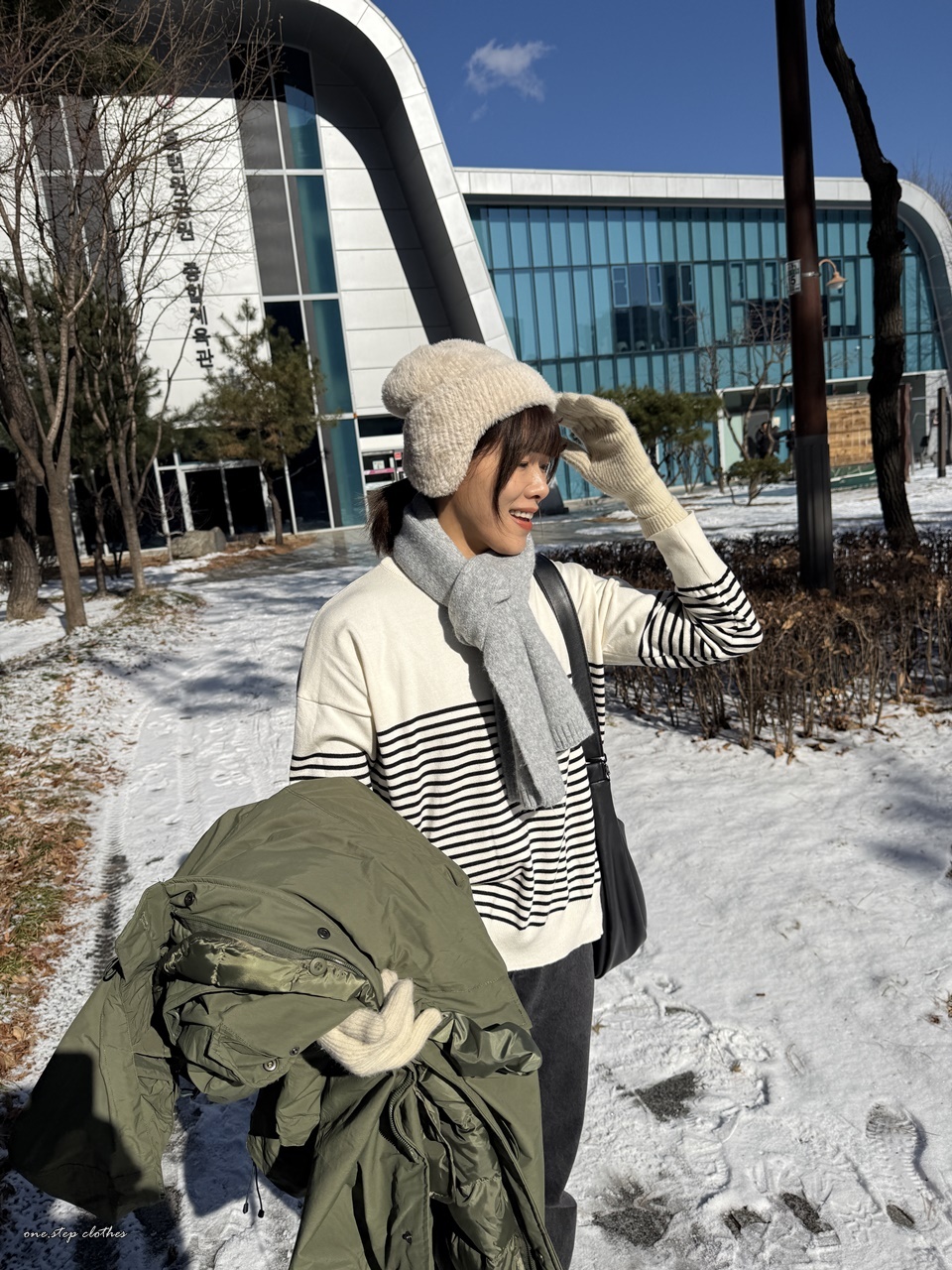 正韓簡約橫條針織上衣 (白)