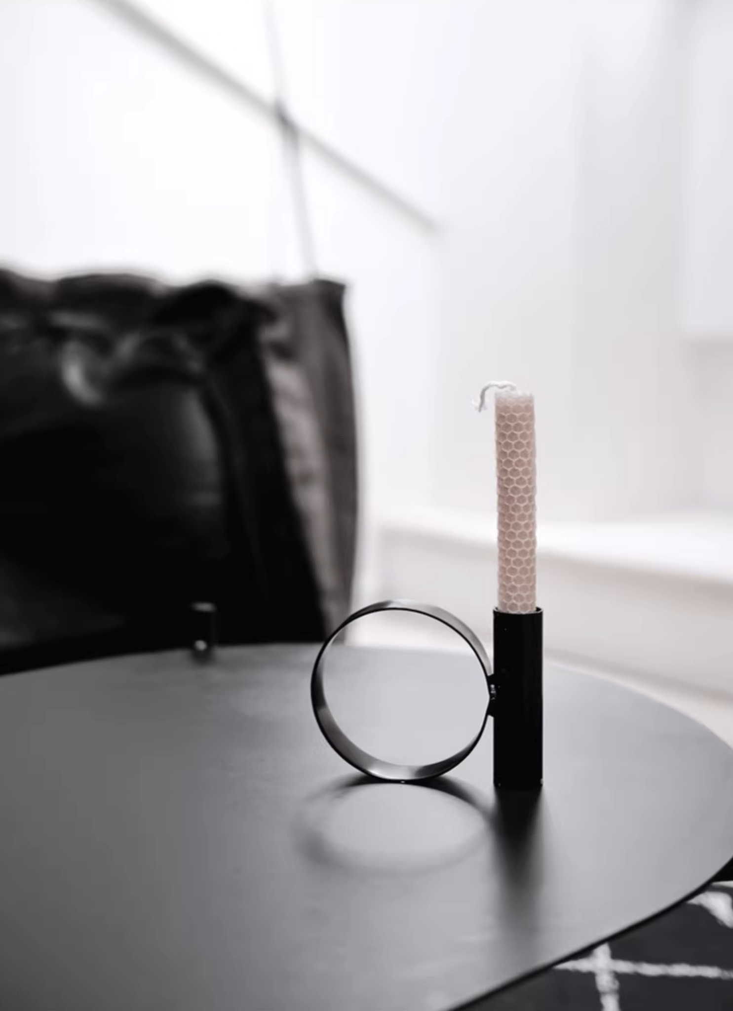 獨特感黑色系圈型支架擺件燭台