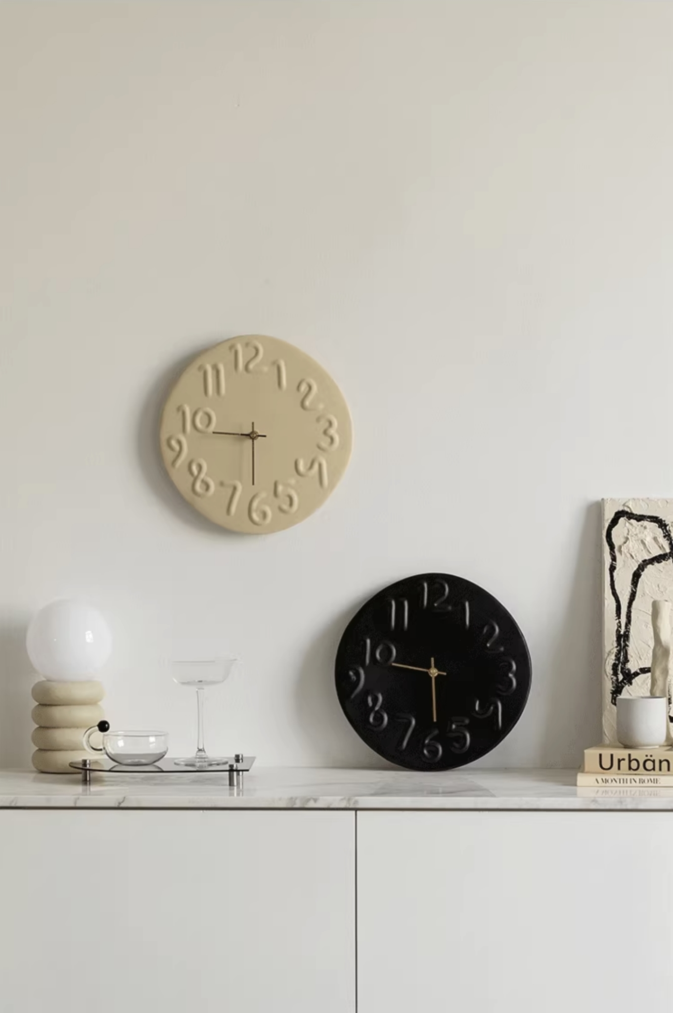 同色系數字壓印造型擺件時鐘 / 2色