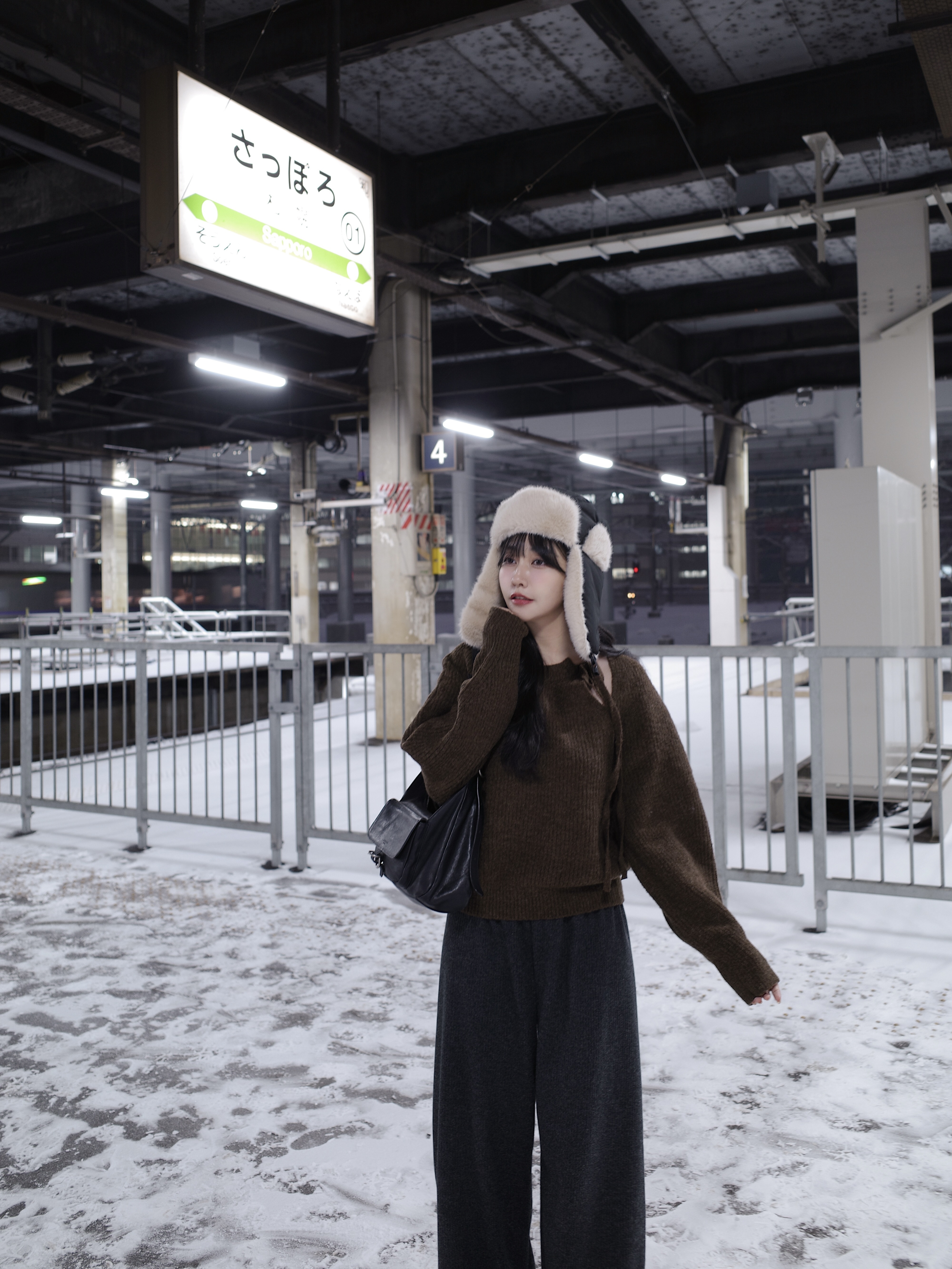 25A201 高單設計師款 領口綁結混羊毛毛衣