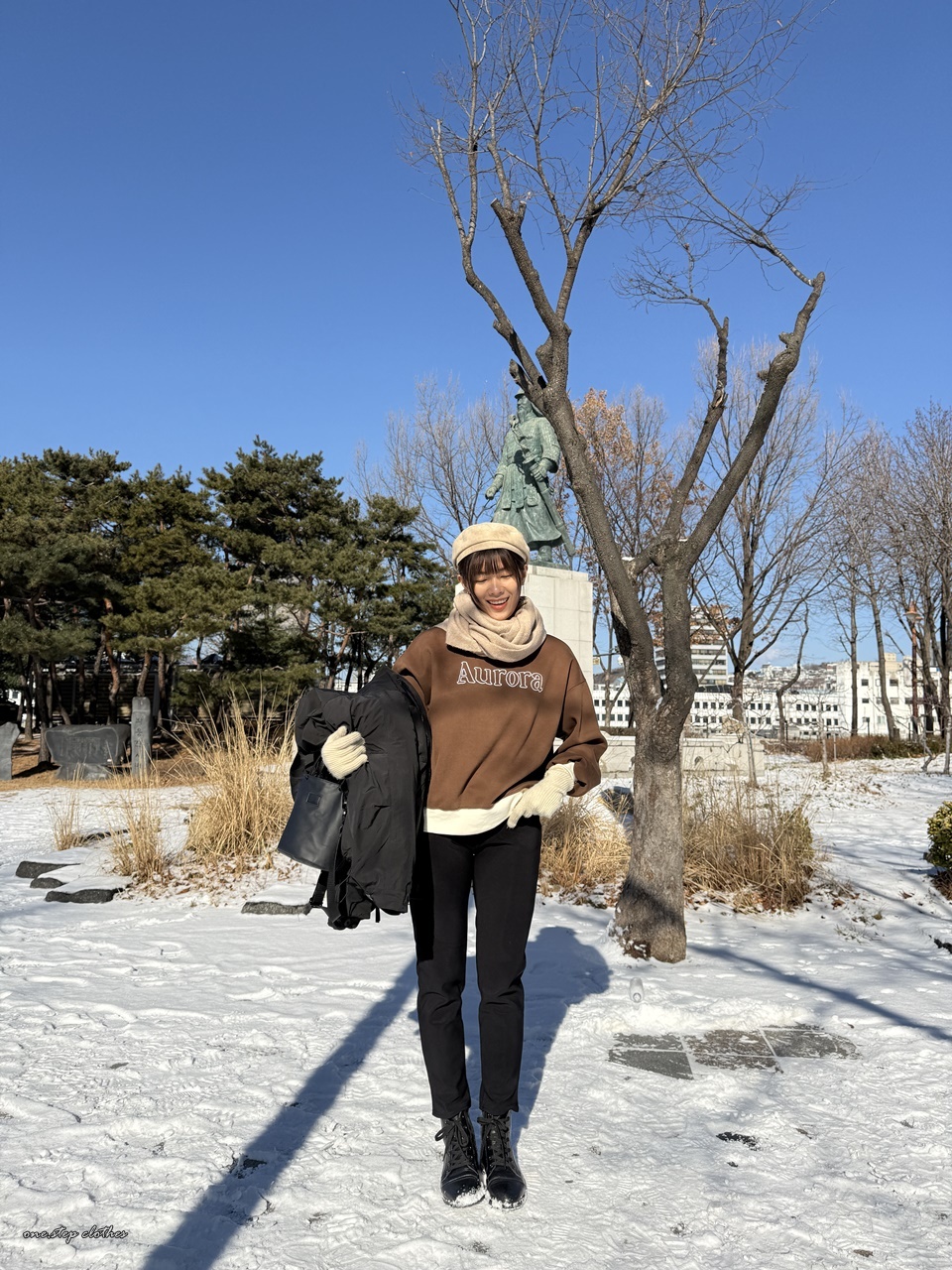 正韓Aurora字母配色上衣 (咖)