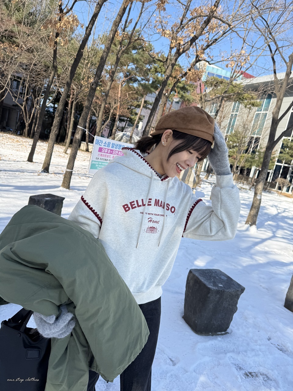 正韓立體紅滾邊刺繡帽T