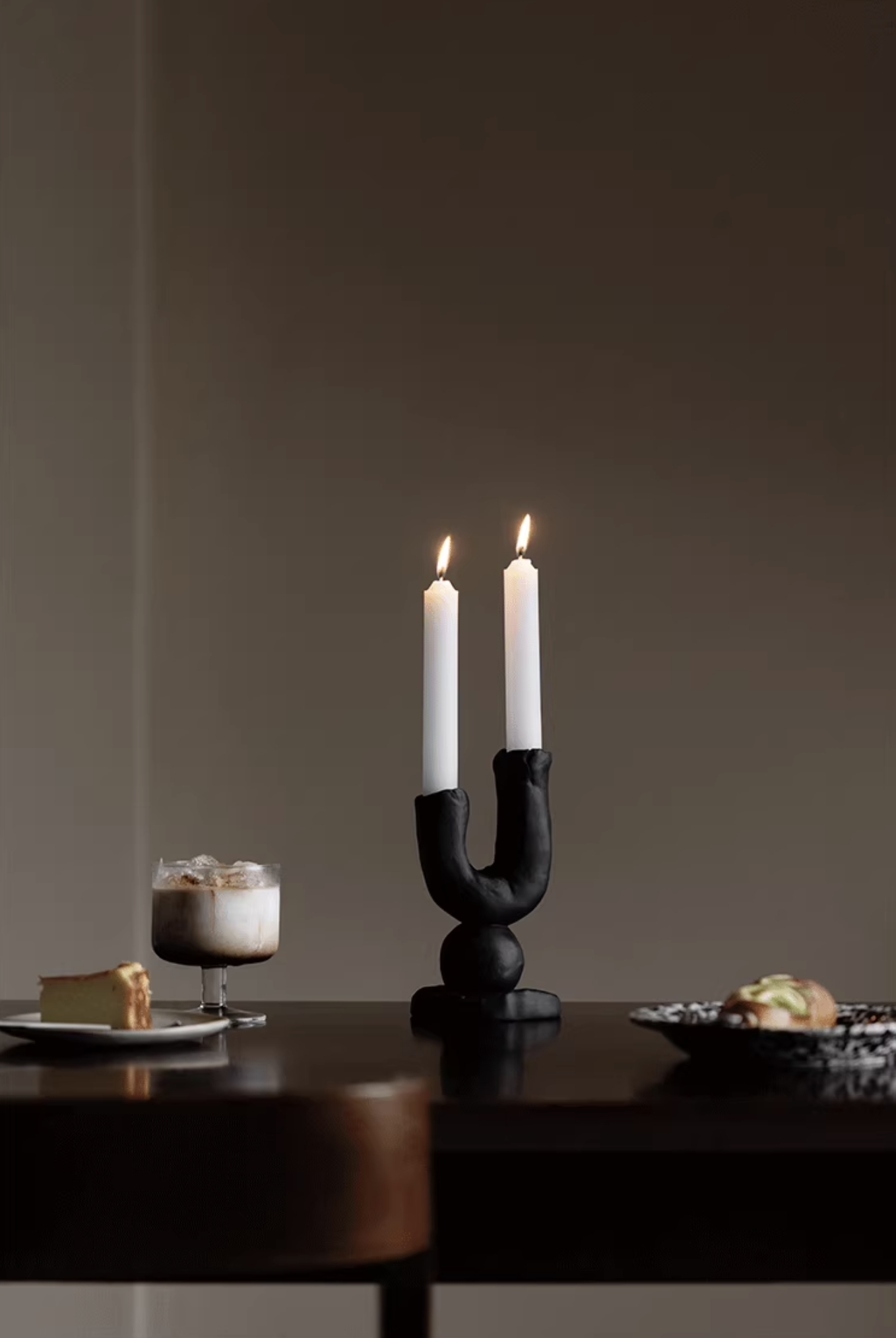 不規則抓褶感雙燭台擺件 / 2色
