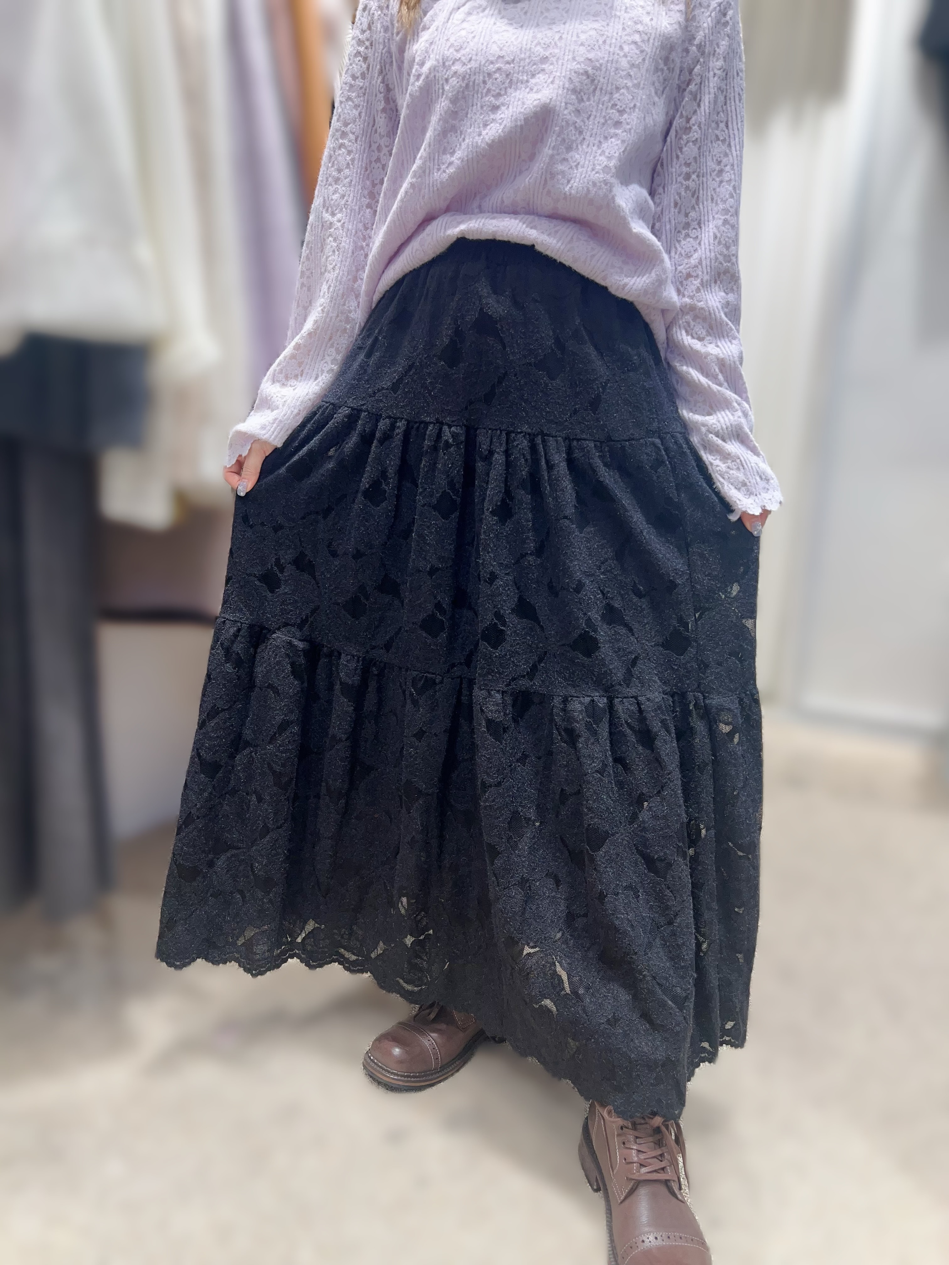 BT08  橡根裙 腰25-42 長36 $399 (一口價)