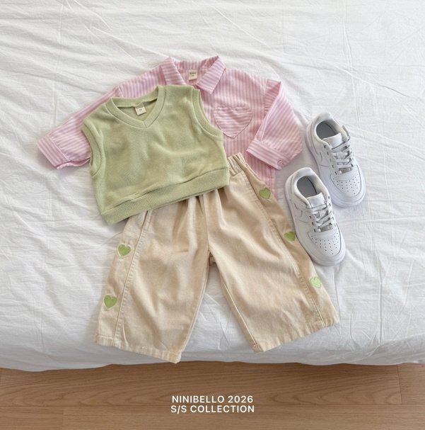 正韓春Ninibello 刺繡綠色愛心米白直筒褲