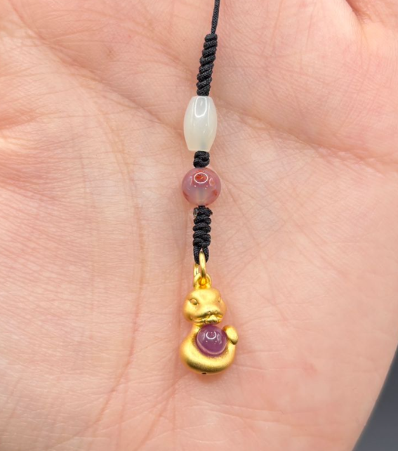 NC260119-H104-HWG8016-1-足銀紅寶石生肖蛇挂件(需留中文全名，已包開光，會提供開光視頻，3月頭到貨只限尖沙咀門店自取）