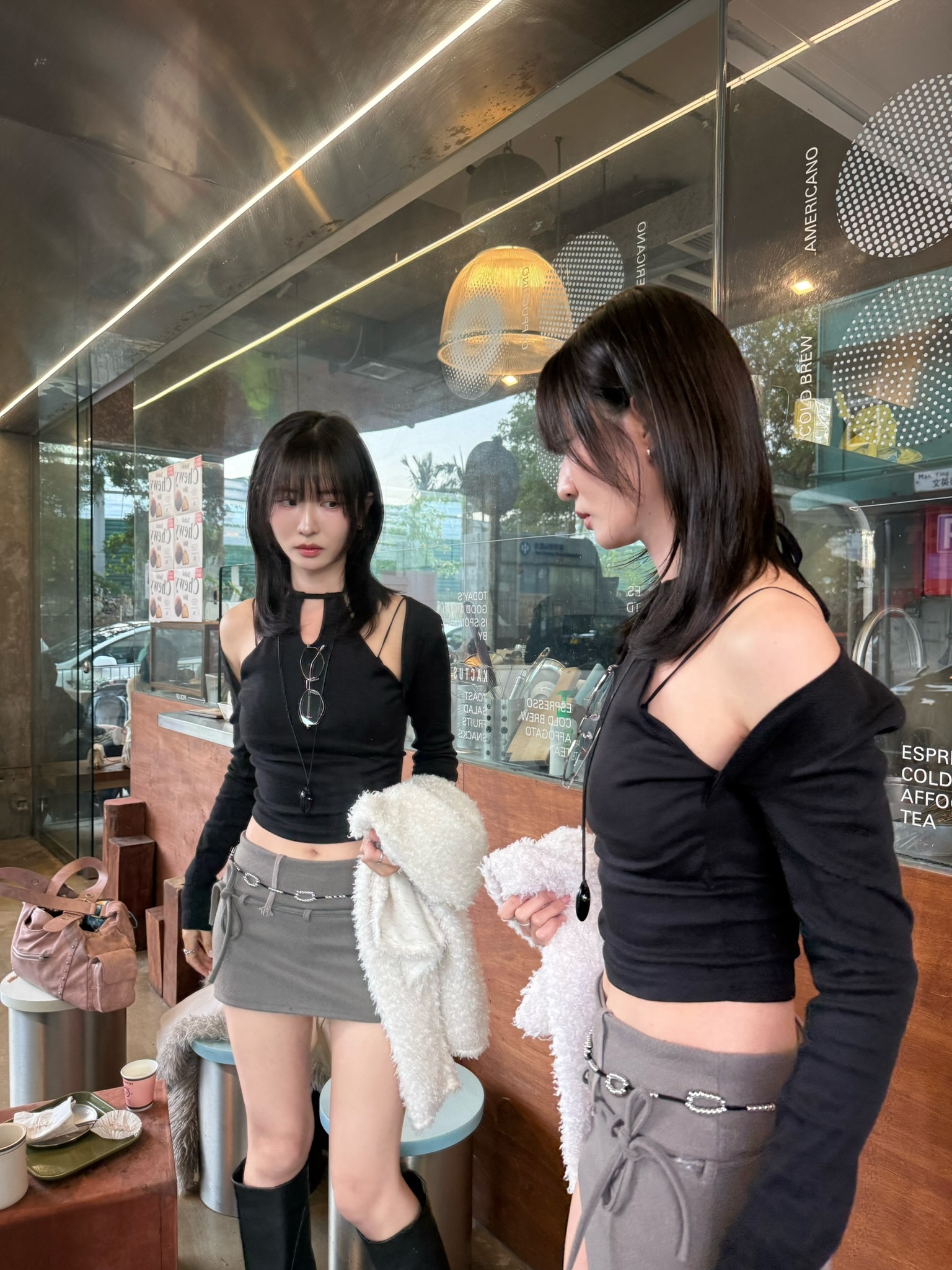 (訂購)小辣妹性感短上衣 T260128(杏/黑)