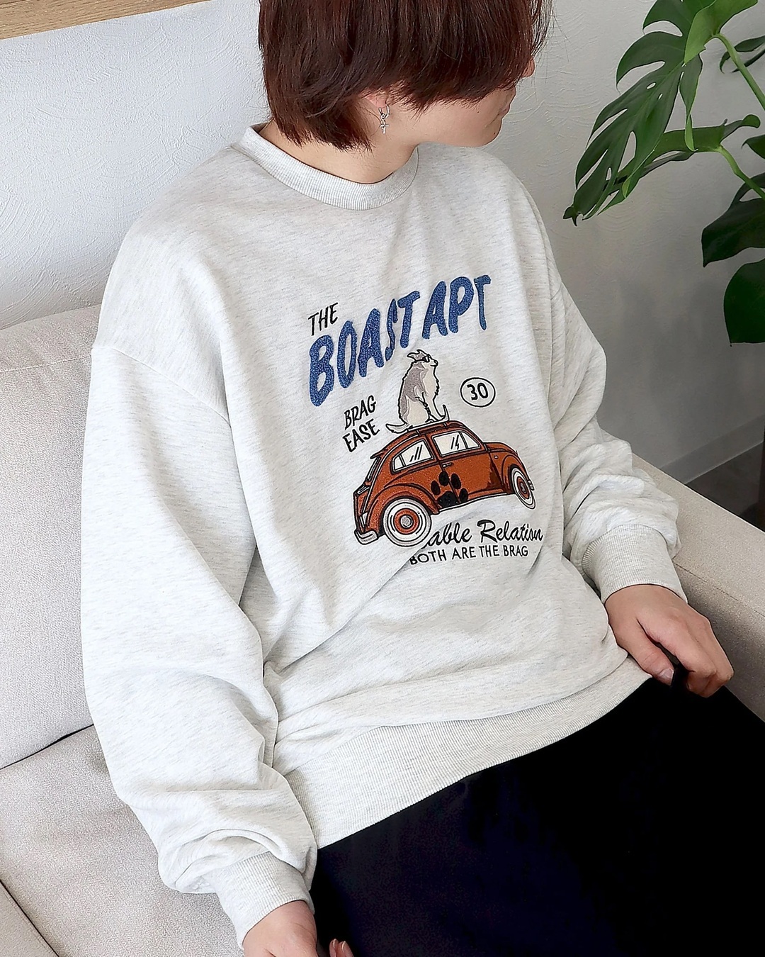 【POWER TO THE PEOPLE】哈士奇汽車刺繡大學TEE