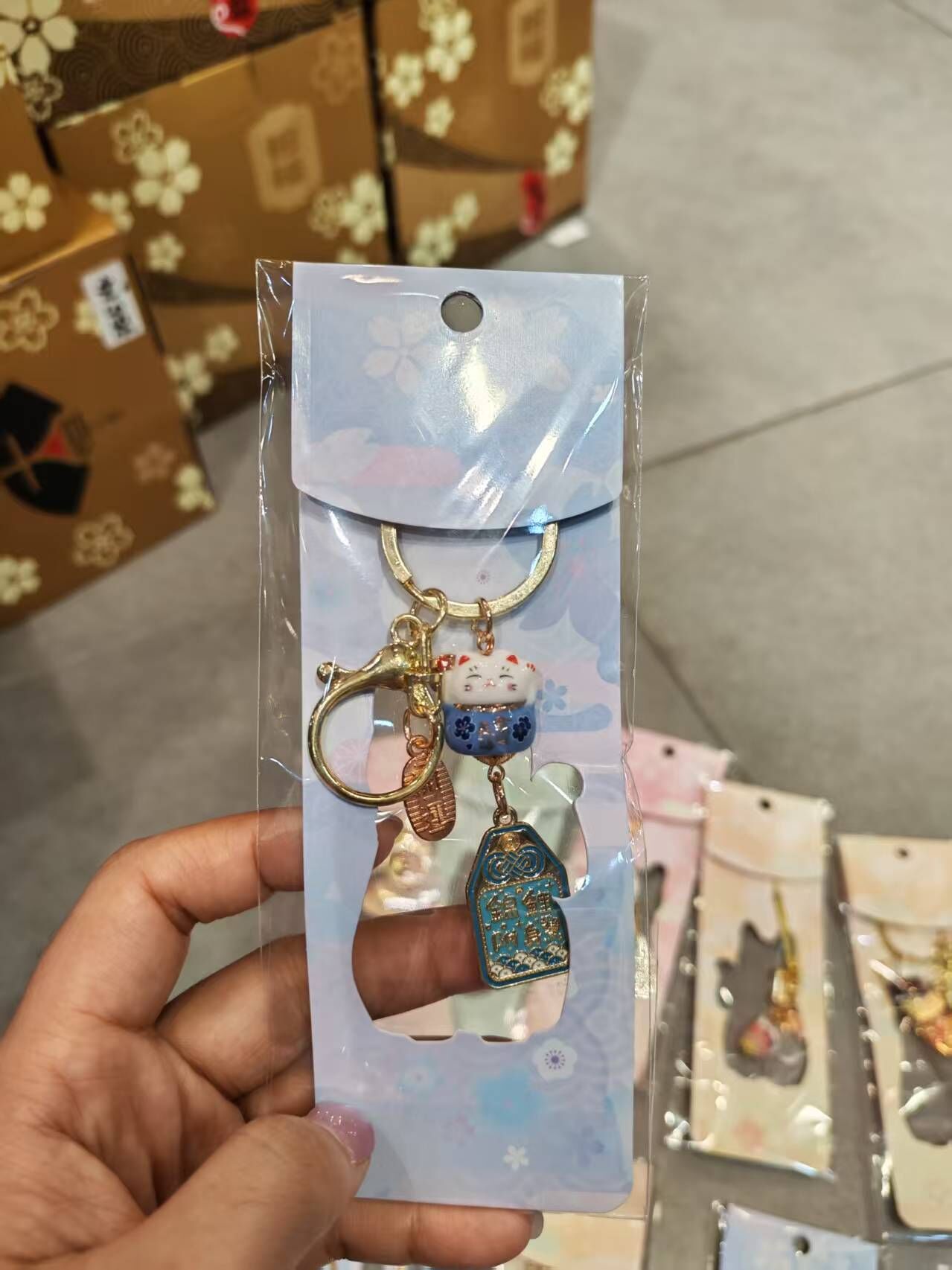 0119gz283-招財貓-掛件 掛繩陶瓷合金符(C101-108)