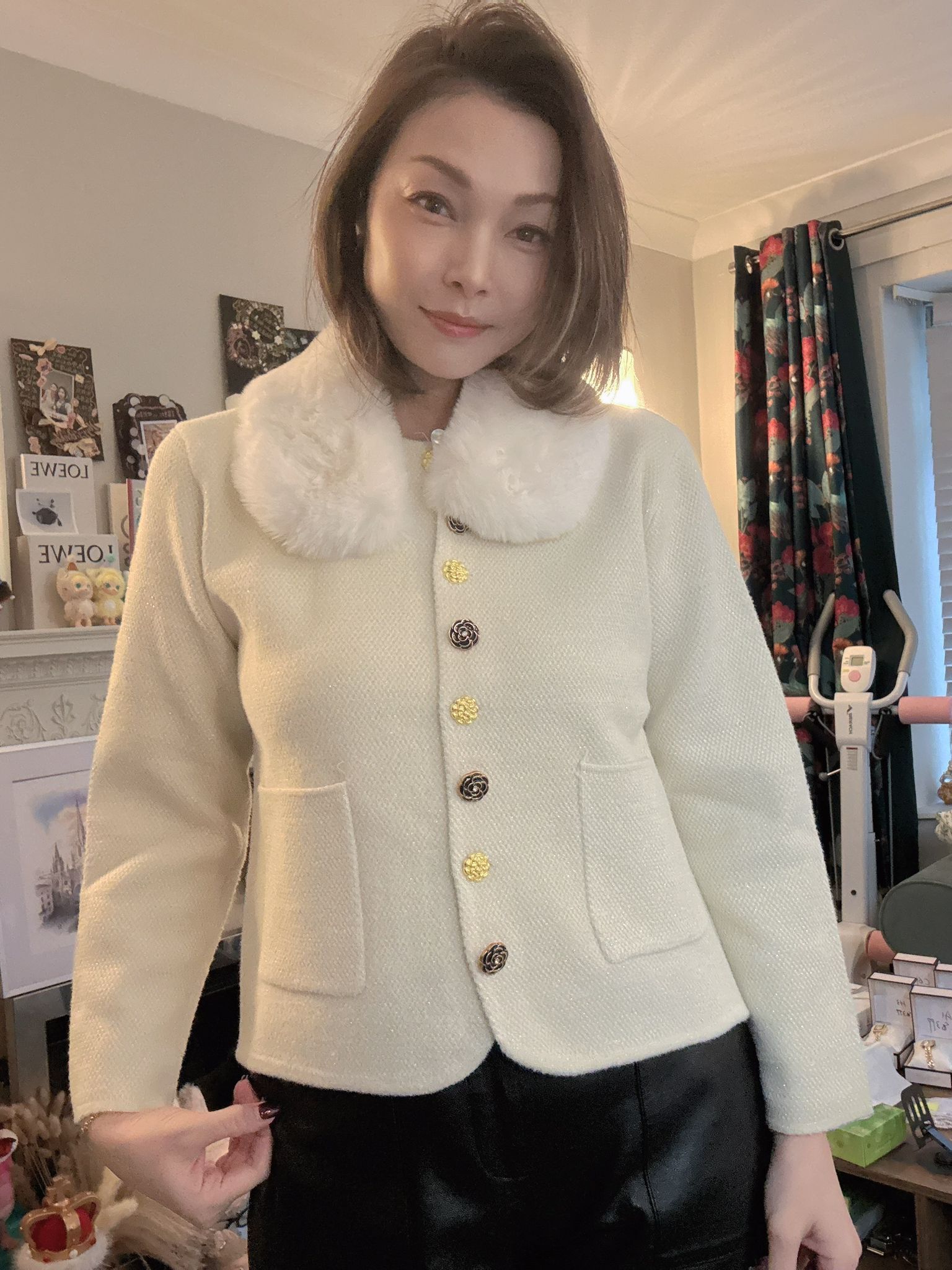 英國代購 (獨立訂單)-BY CLARA Cream Glitter Plush Collar Cardigan