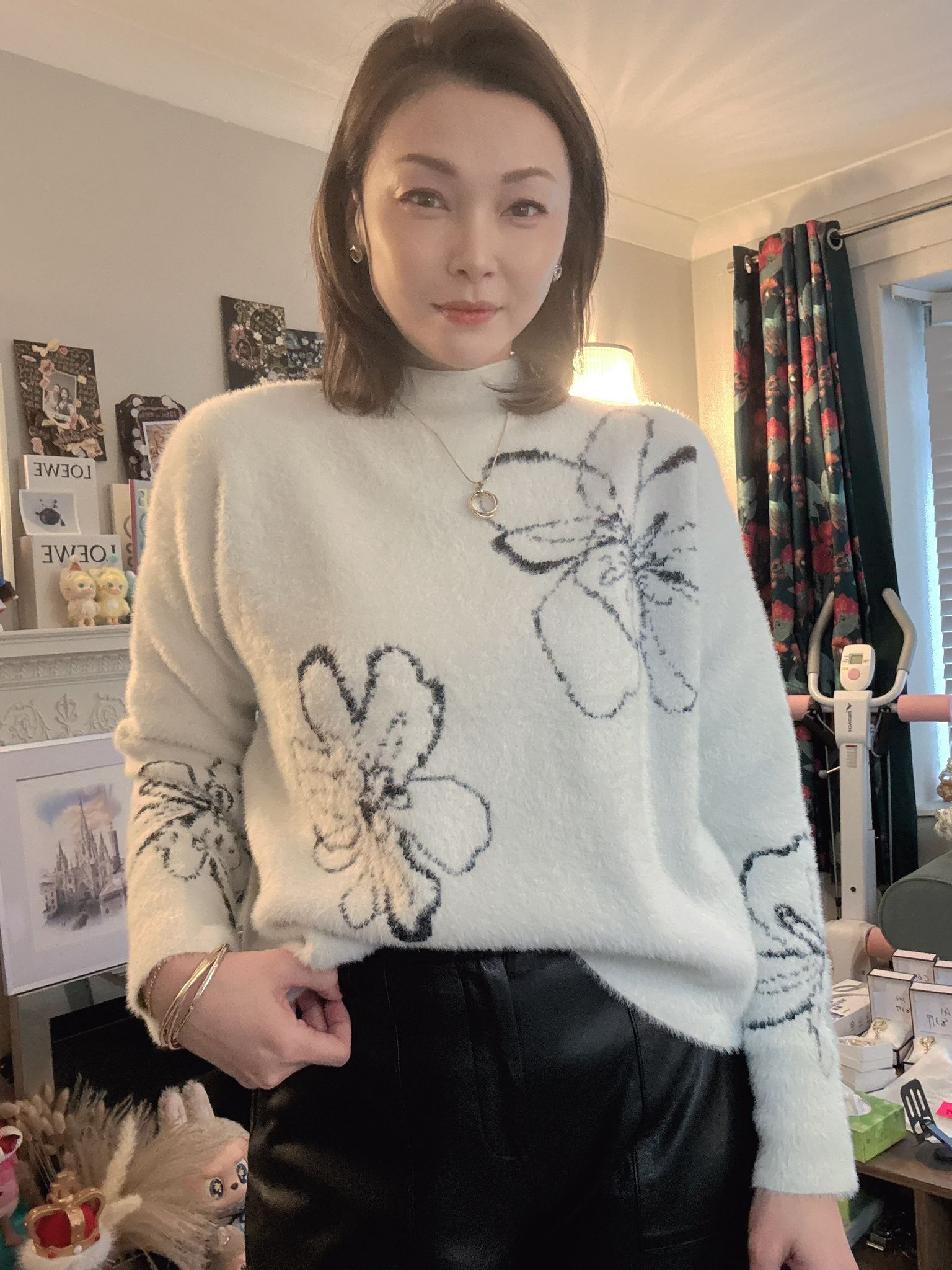 英國代購 (獨立訂單)-RACHEL ZOE White Eyelash Big Flower Jumper 🎄🎄香港現貨🎄🎄