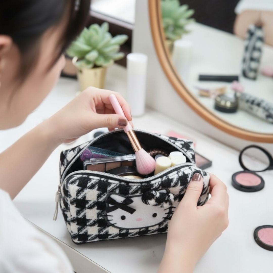 26037-KT Sanrio Hello Kitty 千鳥格化妝袋 #JP-KC26