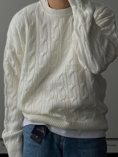 半寬鬆麻花針織衫