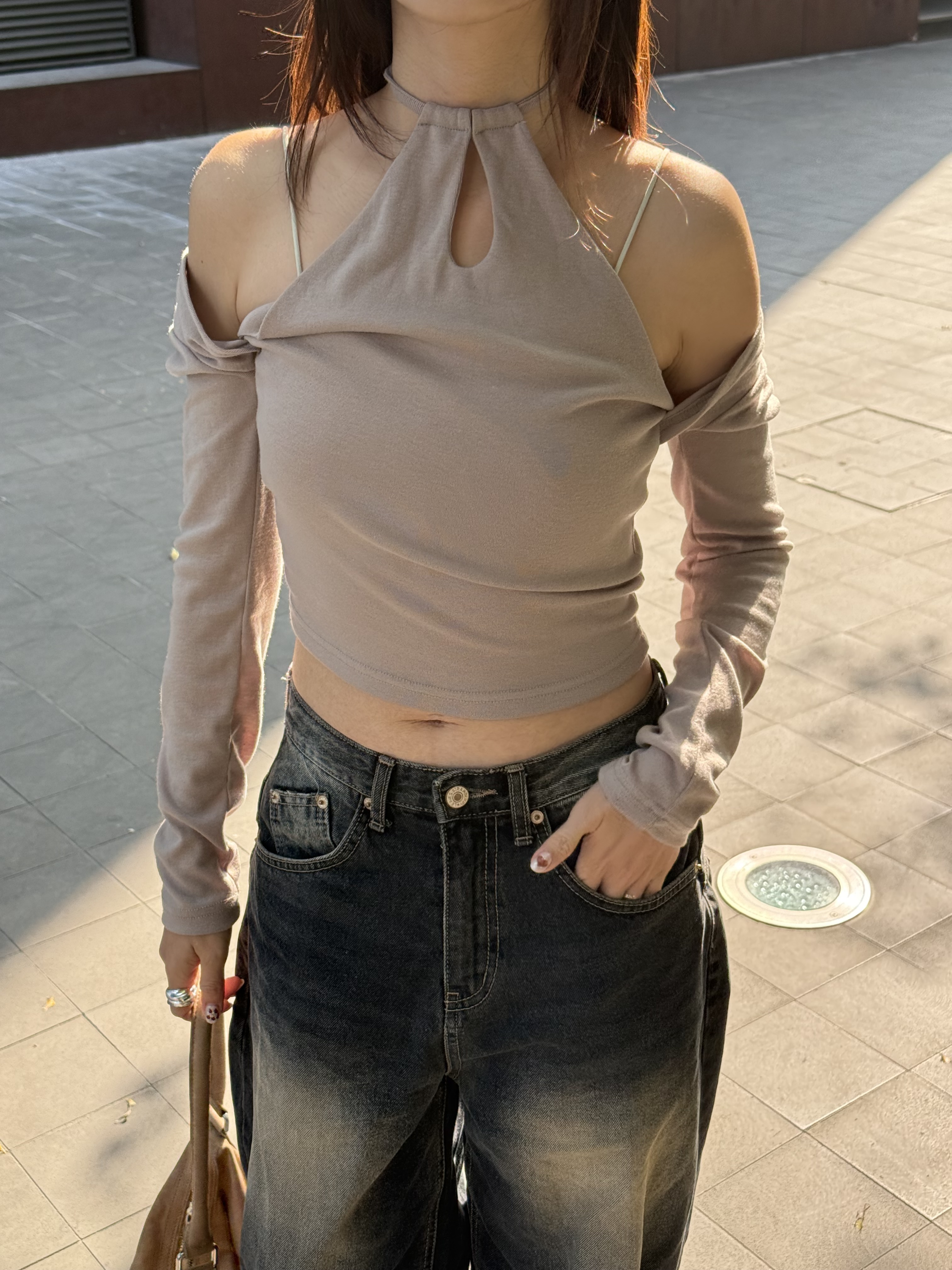 (訂購)小辣妹性感短上衣 T260128(杏/黑)