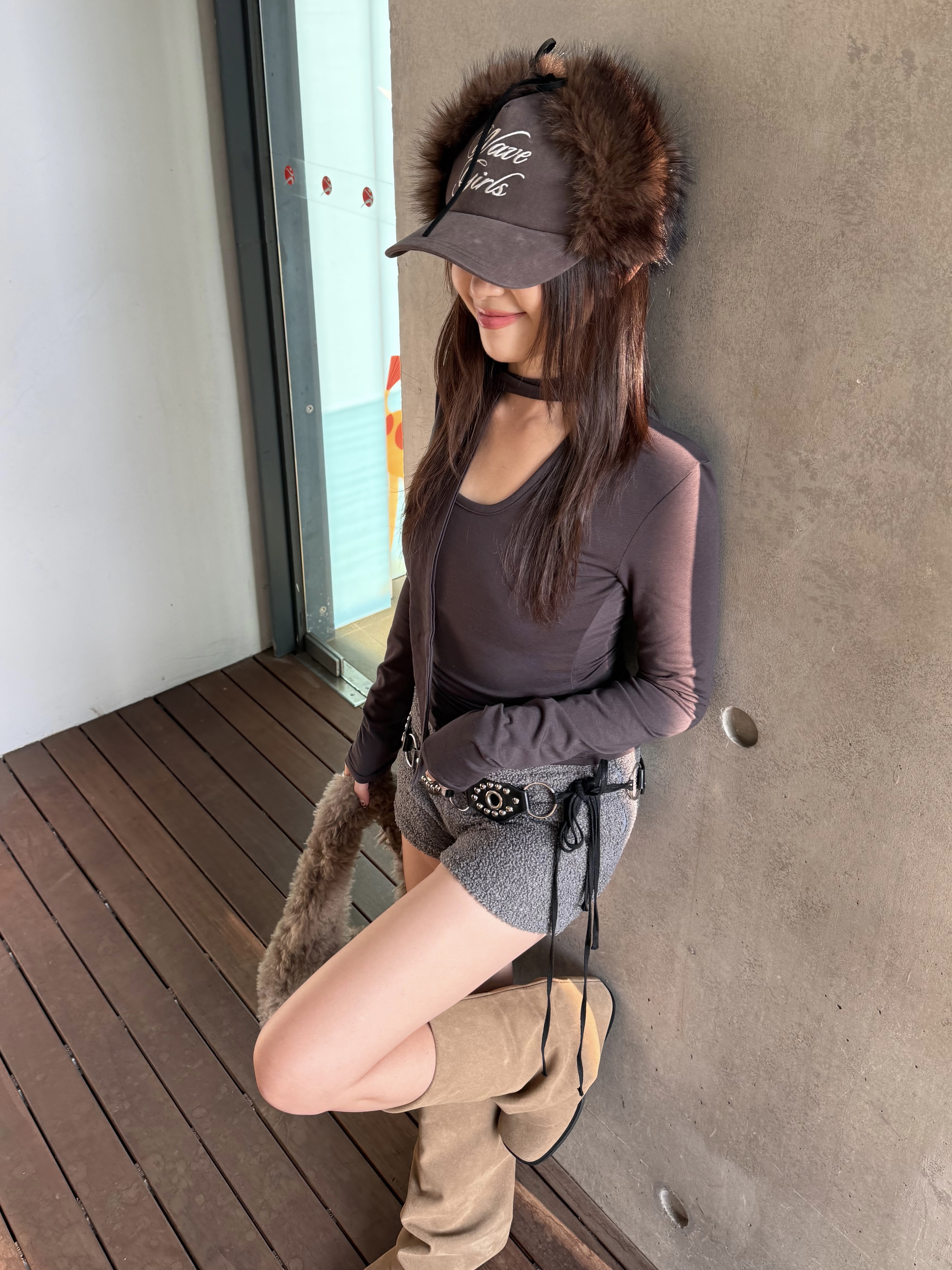 (訂購)顯身材貼身小方領掛帶上衣 T260126(白/黑/深灰)