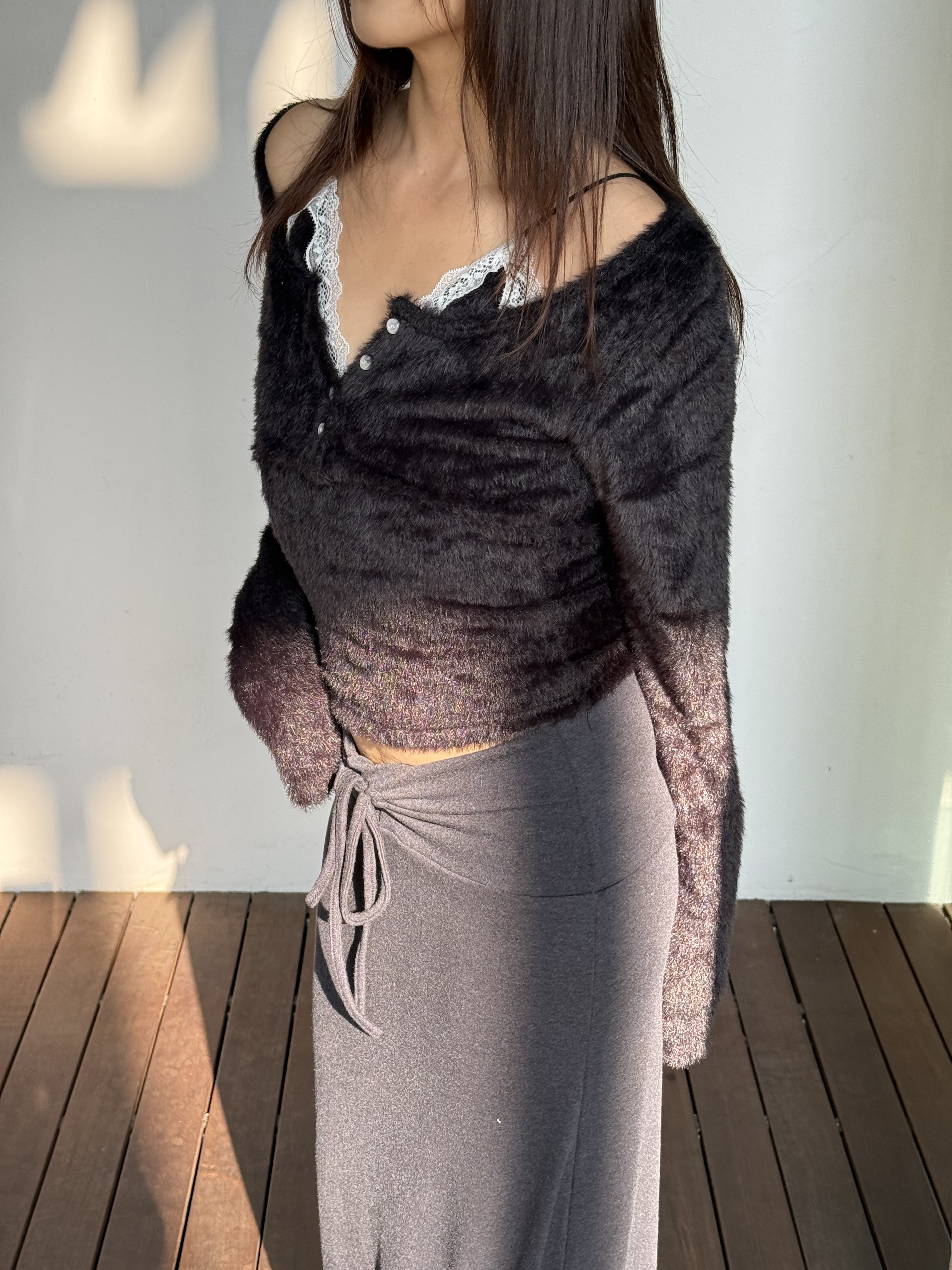 (訂購)女人味毛毛LACE假兩件上衣 T260123(白/黑)