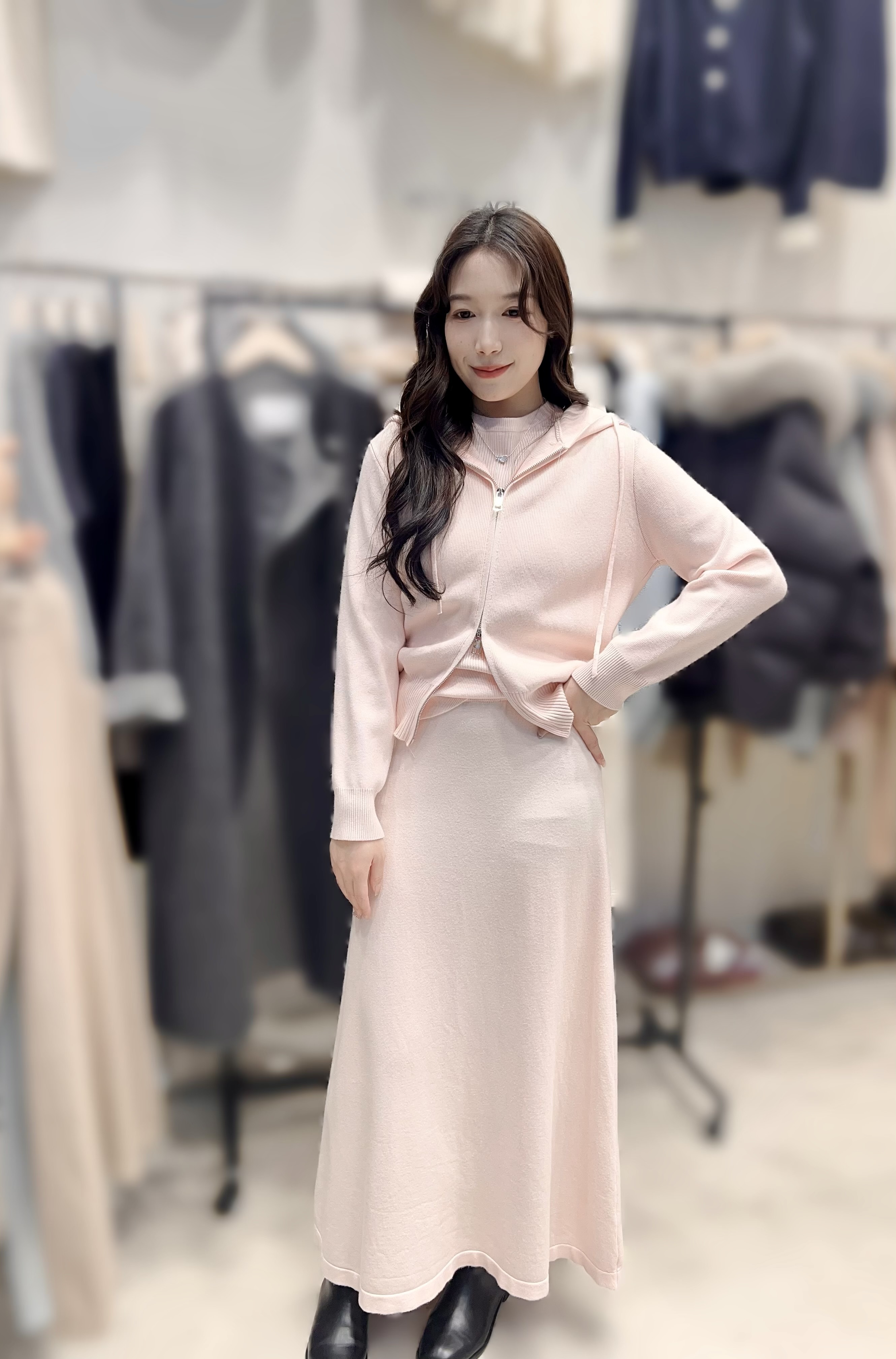 HP04   (1SET3件 )   上身外套 :胸44 長24    打底:胸38 長24     下身: 裙腰24-37 HIP40 長37.5 $699 (一口價)