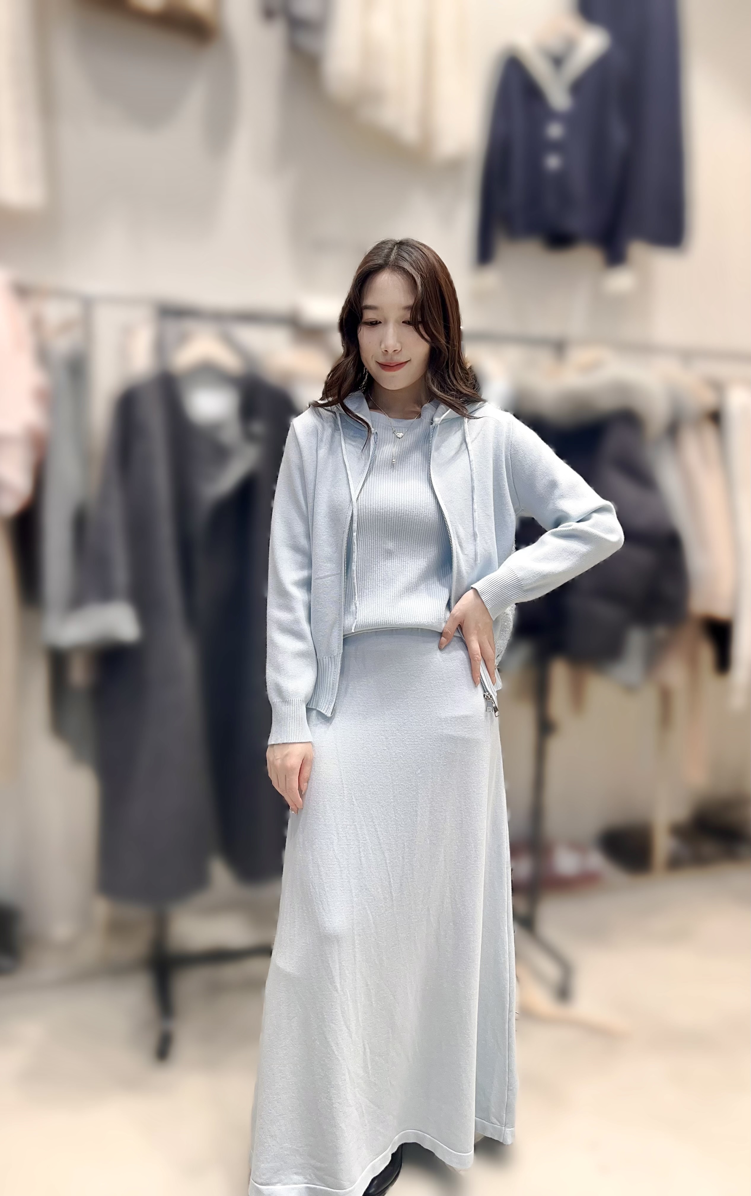 HP04   (1SET3件 )   上身外套 :胸44 長24    打底:胸38 長24     下身: 裙腰24-37 HIP40 長37.5 $699 (一口價)