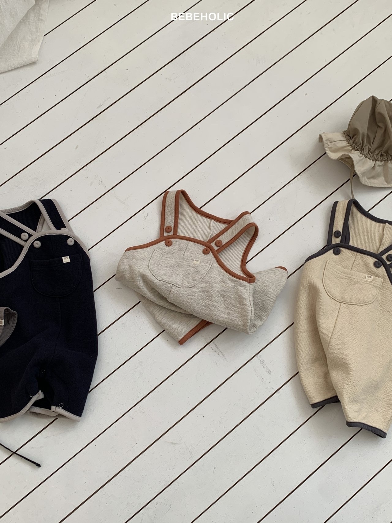 Bebe Holic Poet Suspender Suit