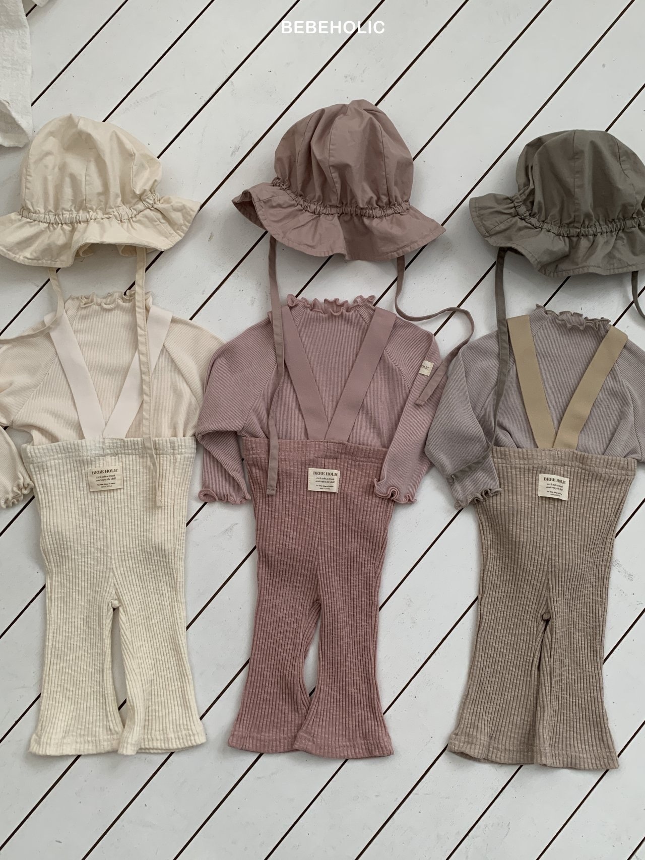 Bebe Holic Nana Bootcut Pants