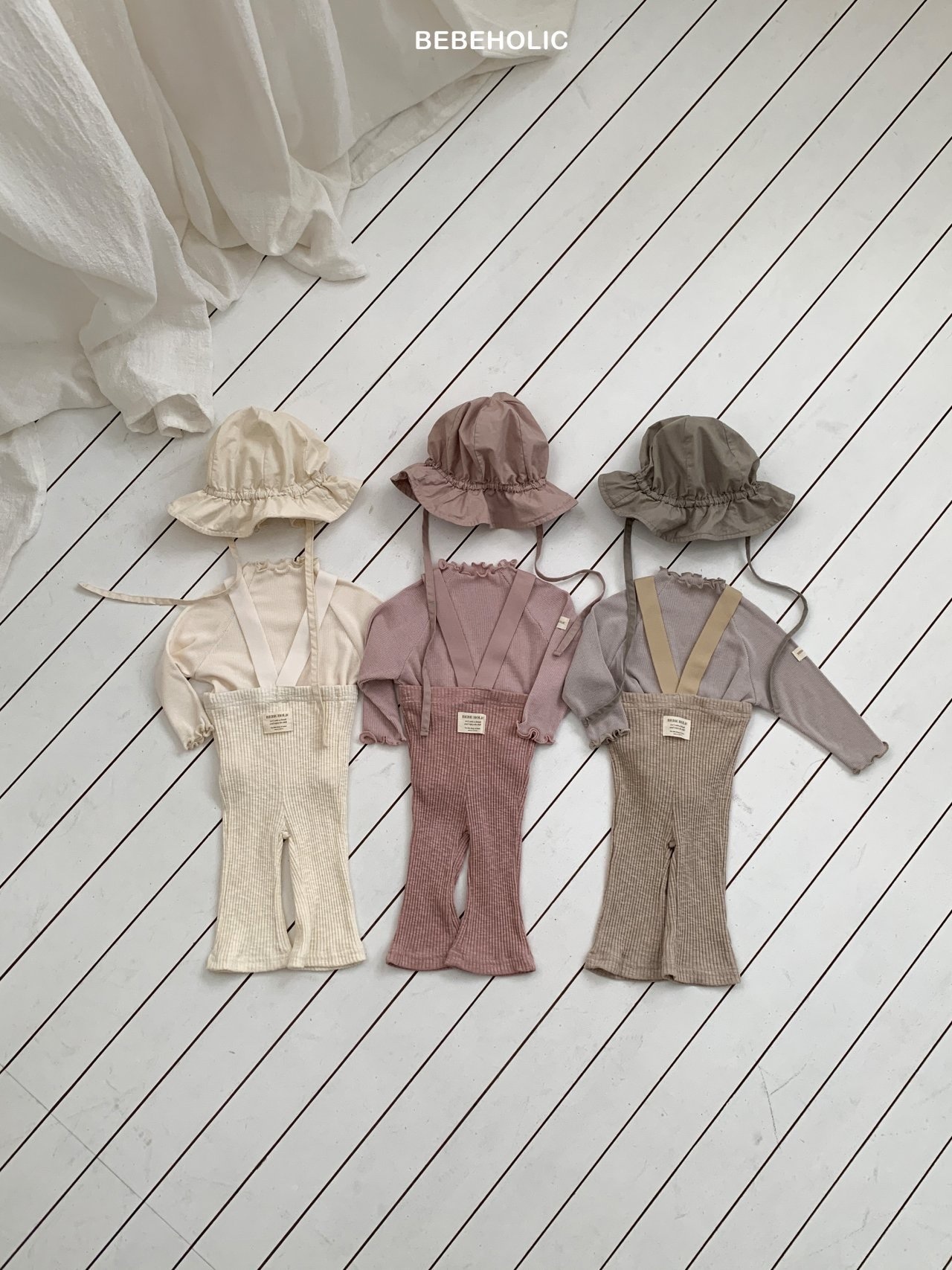 Bebe Holic Nana Bootcut Pants