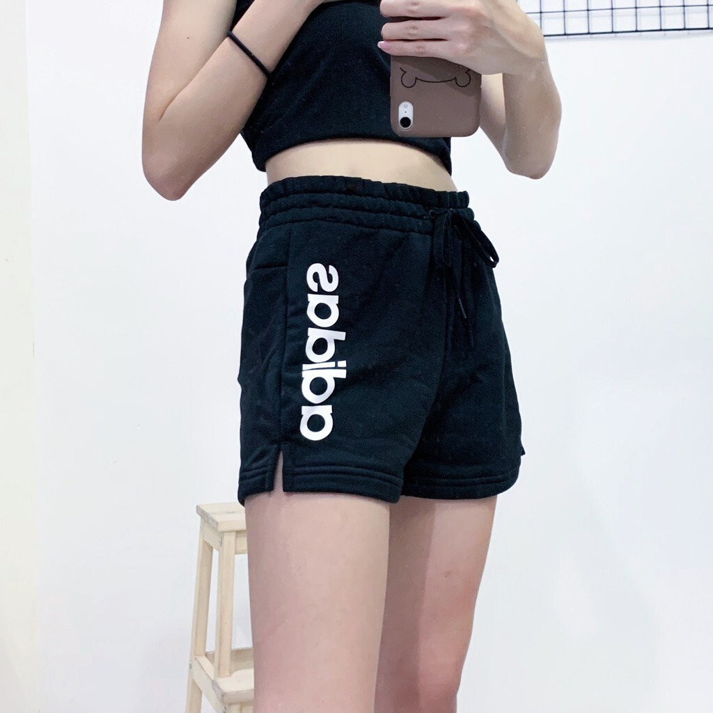 Adidas 短褲 女生短褲 字母 休閒短褲 運動短褲 DP2393