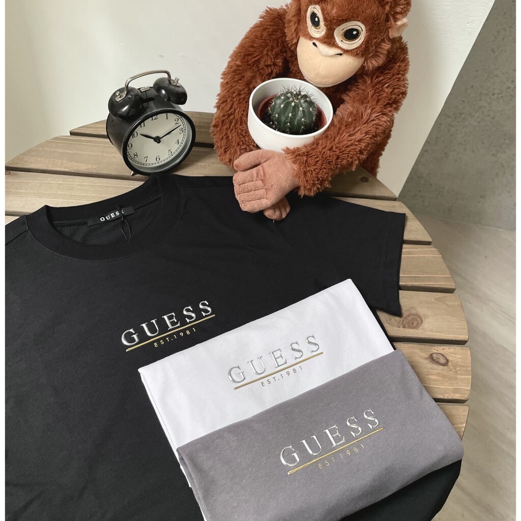 Guess短袖 短T 今年新款 經典 浮雕 立體Logo  黑/白 情侶款
