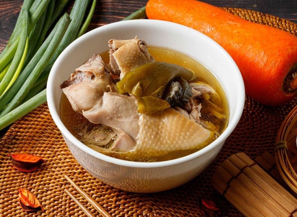 剥皮辣椒雞腿湯（1400公克)