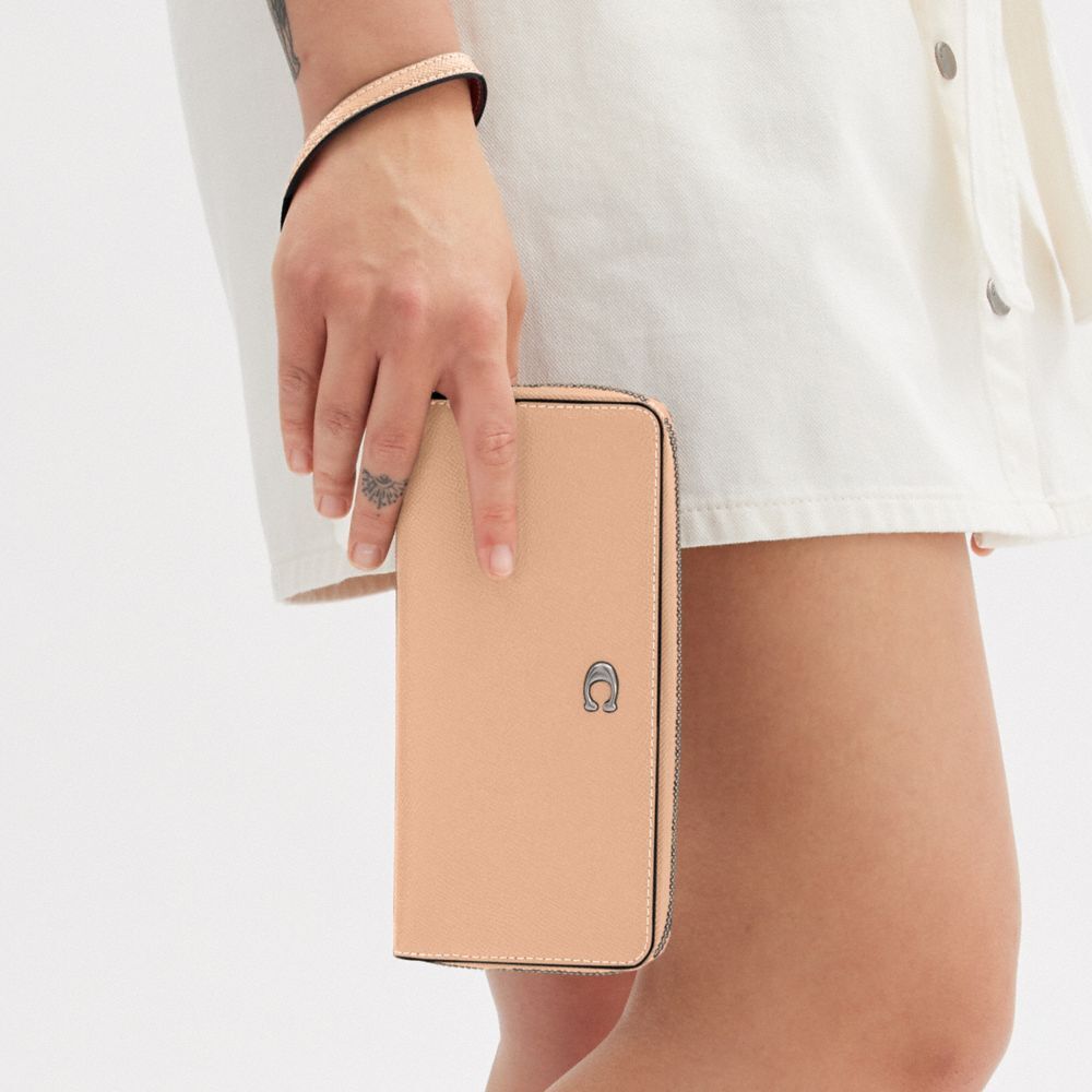 【Coach】Continental Wallet  杏