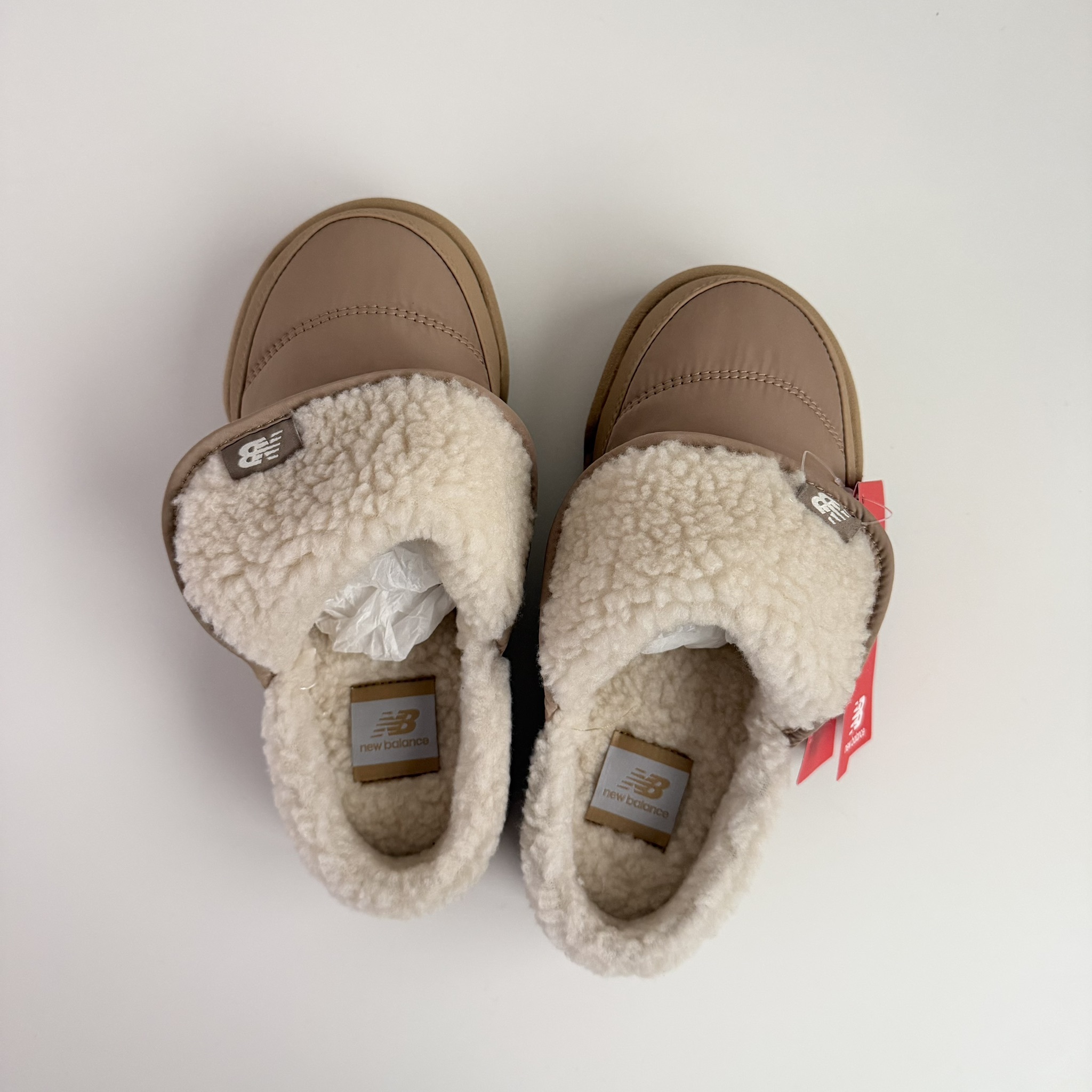 現貨出清，25CM┃韓國限定 new balance PUFLEE v2 毛毛 穆勒鞋 懶人鞋