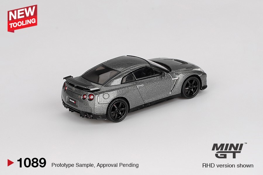 [預訂] Mini GT NISSAN GT-R 2013 Dark Metal Gray