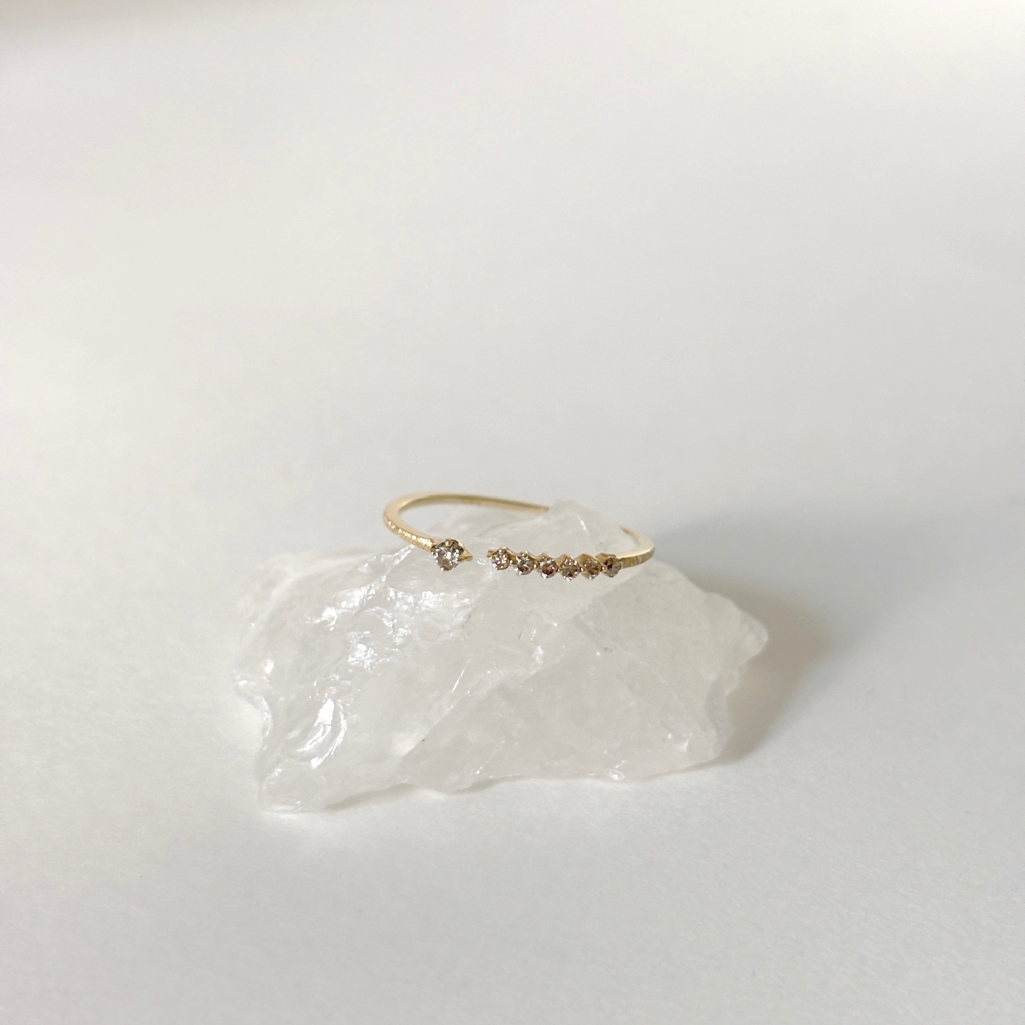 14K Hazy不對稱菱鑽開口戒指