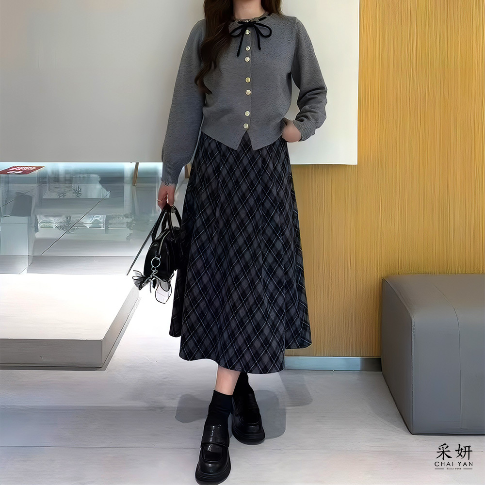 二件式 拉繩針織上衣+毛呢長裙