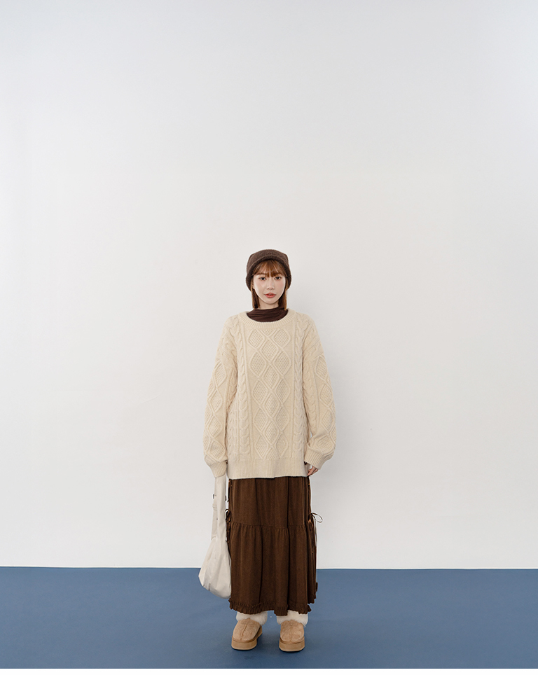 3D cable knit oversized sweater, available in two colors.【01013511】in stock+pre-order