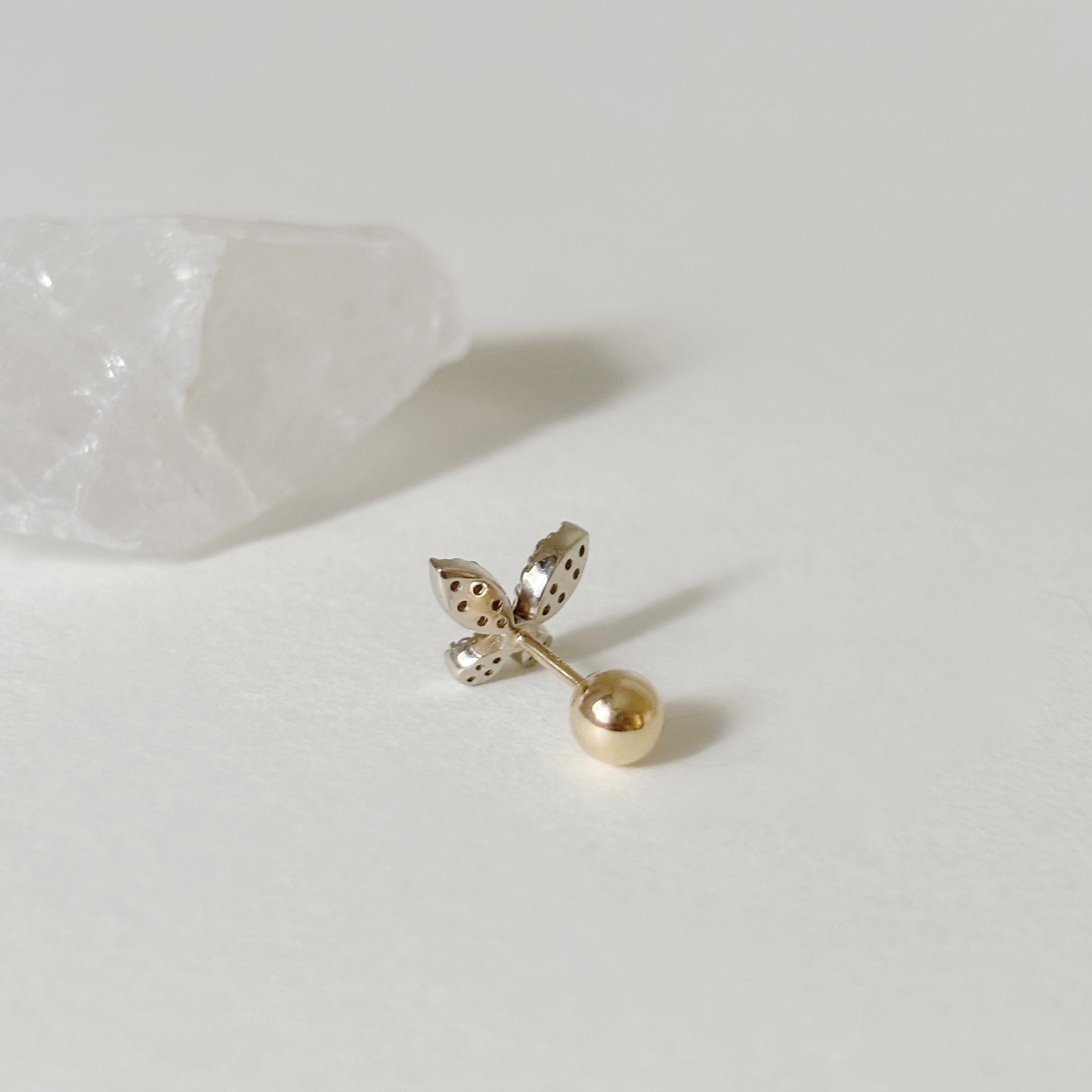 14K Hazy份量感滿鑽蝴蝶轉珠耳環