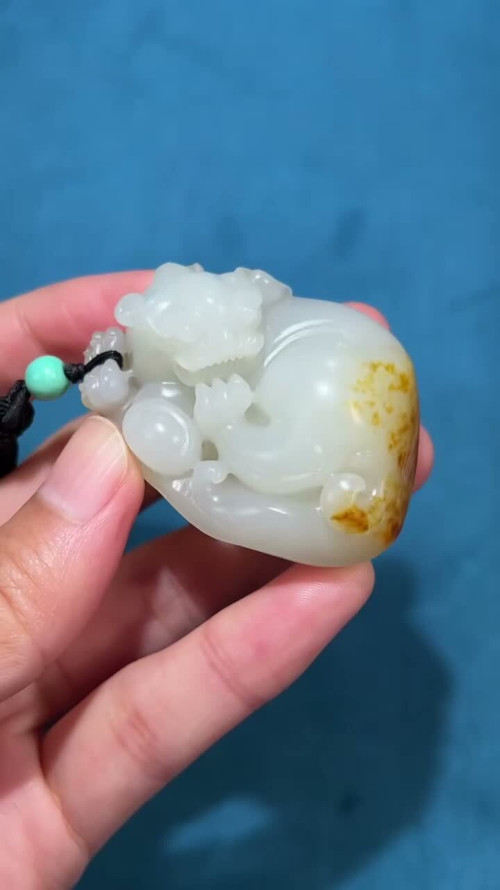 18241 和田玉籽料貔貅納福