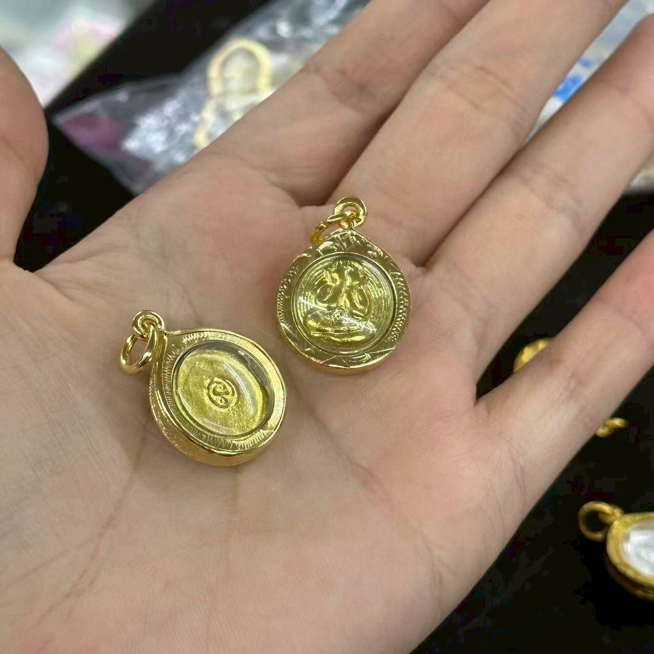 帕阿贊萬・小必達｜避險擋煞 × 口舌是非化解 × 守運護身