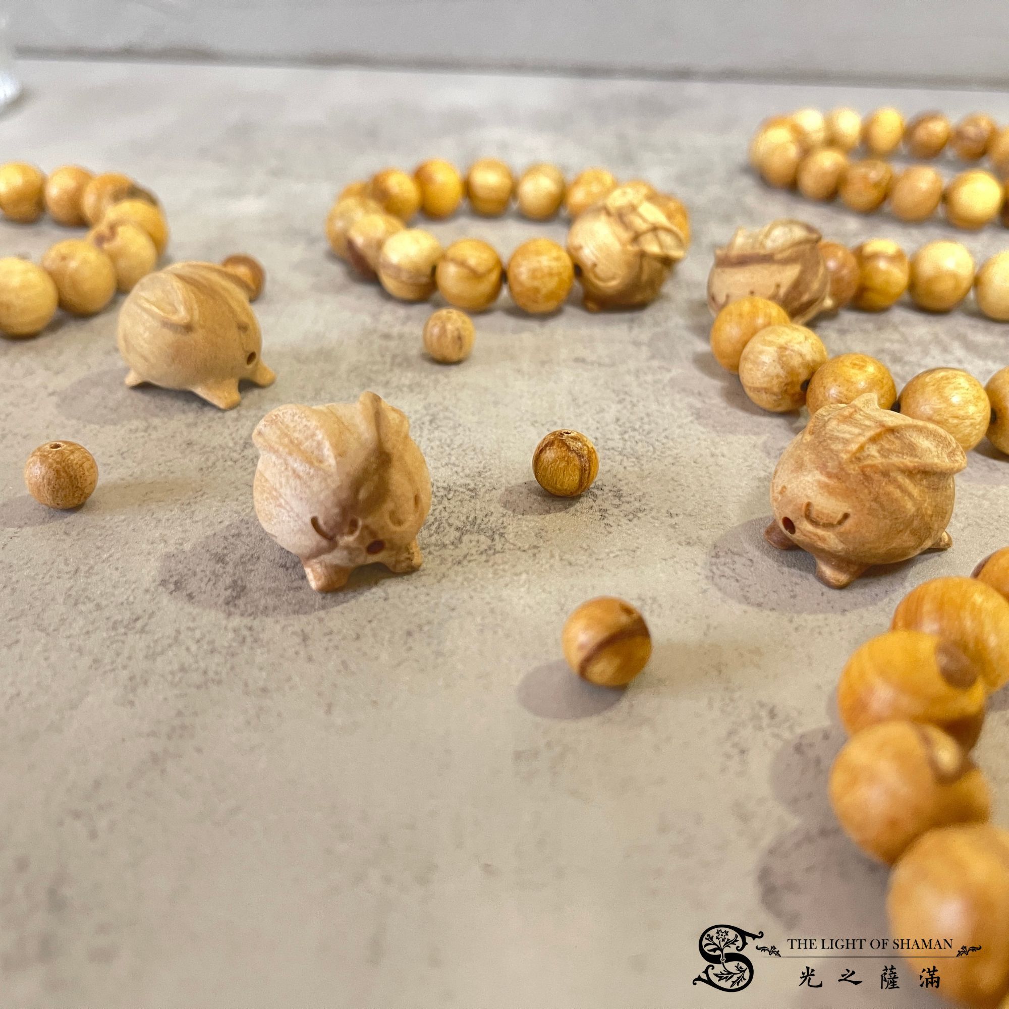 睡覺小兔靜夜祝福聖木手珠   睡覺小兔 20mm × 12mm 聖木手珠 -光之薩滿