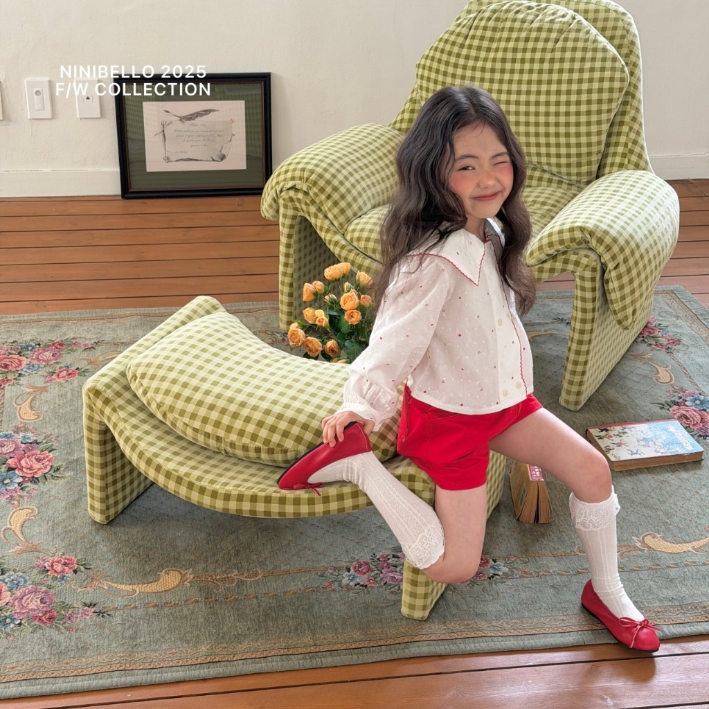 正韓春Ninibello 兩色春意盎然領子上衣