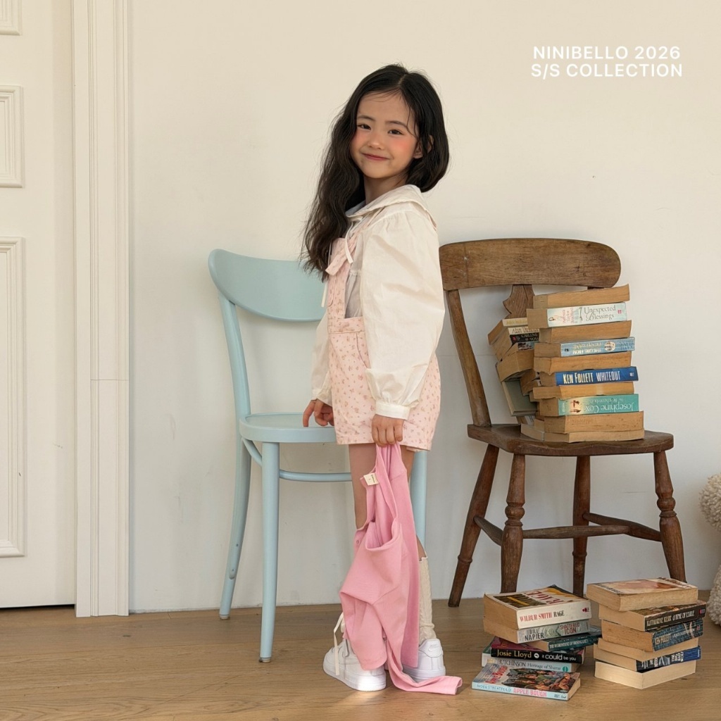 正韓春Ninibello 兩色花都開好吊帶短褲