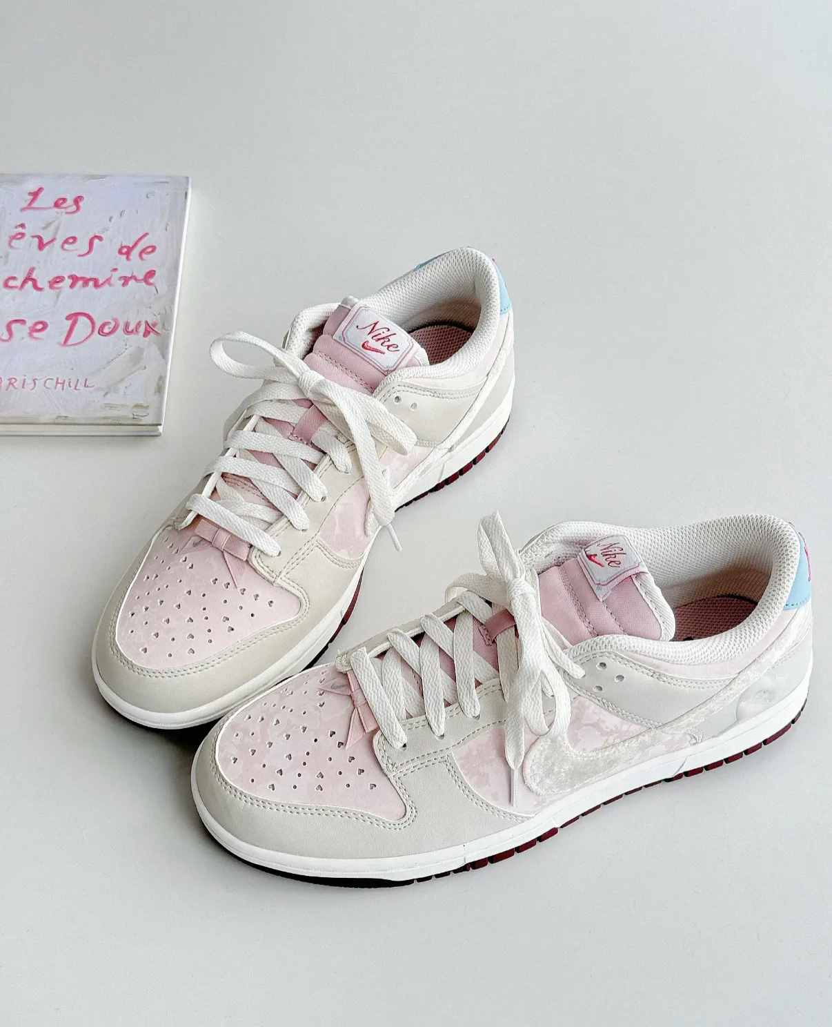 Nike Dunk Low 情人節限定 粉白色 絲絨 皮革 愛心 女款 IQ1145-610/預購