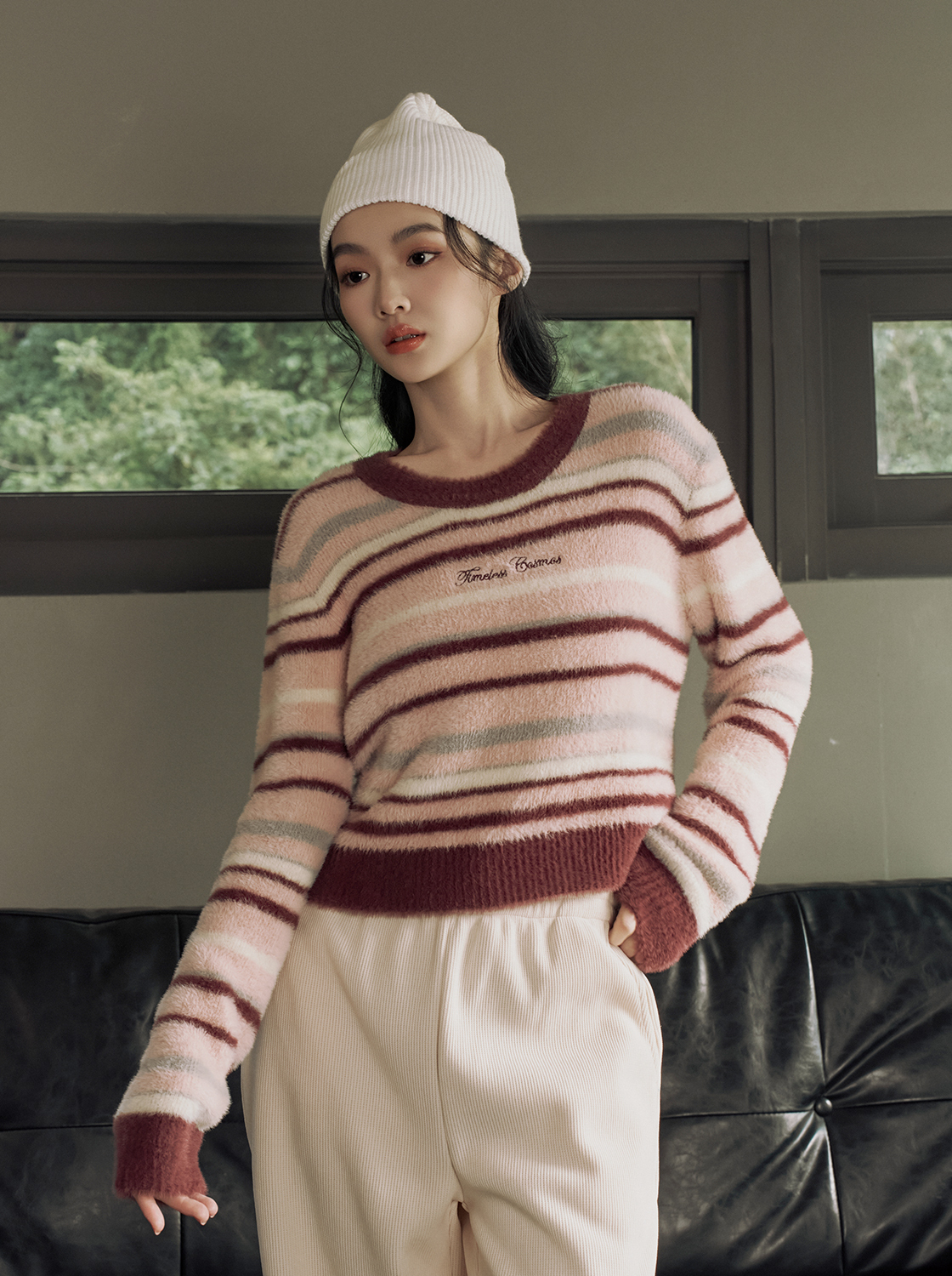 【第二件5折】仿貂毛條文刺繡毛衣