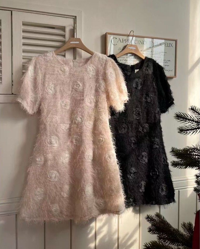 SY07   立體連身裙 胸35 腰30 hip 44 長 $32.5 559 [一口價]