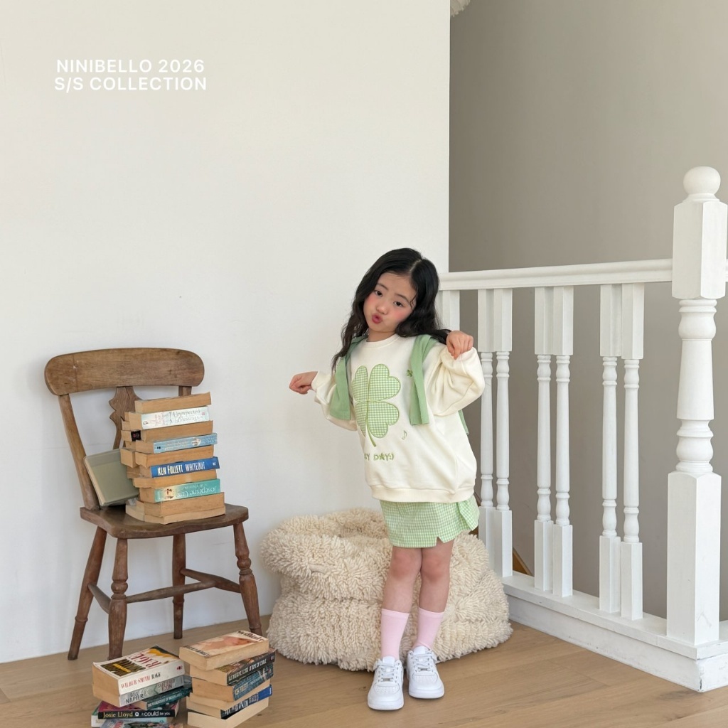 正韓春Ninibello 綠色幸運草上衣