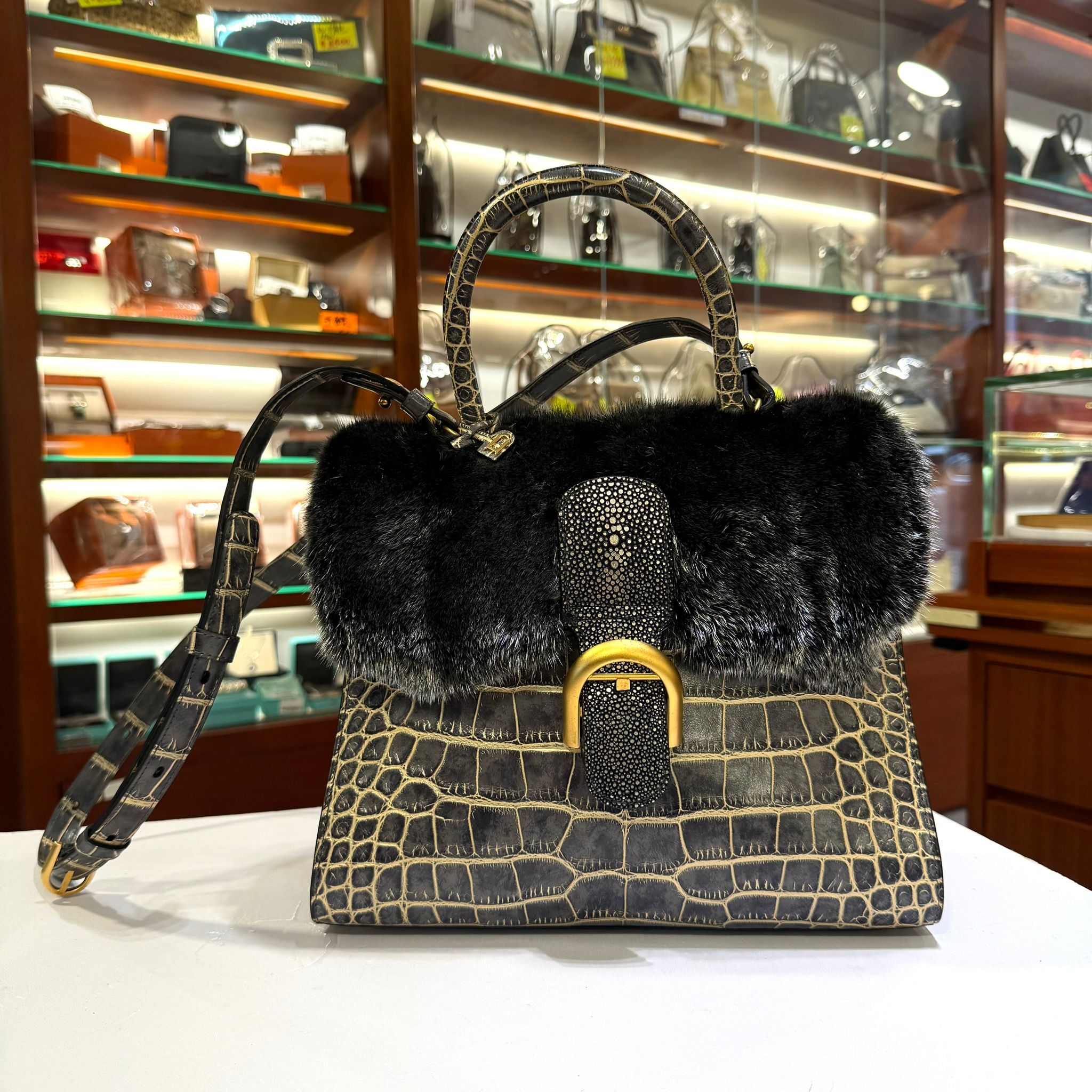 限量版❣️99%NEW接近全新DELVAUX 單肩包, 手挽袋, 鱷魚/蜥蜴皮,黑色皮草金扣 #德爾沃包 #香榭站正品