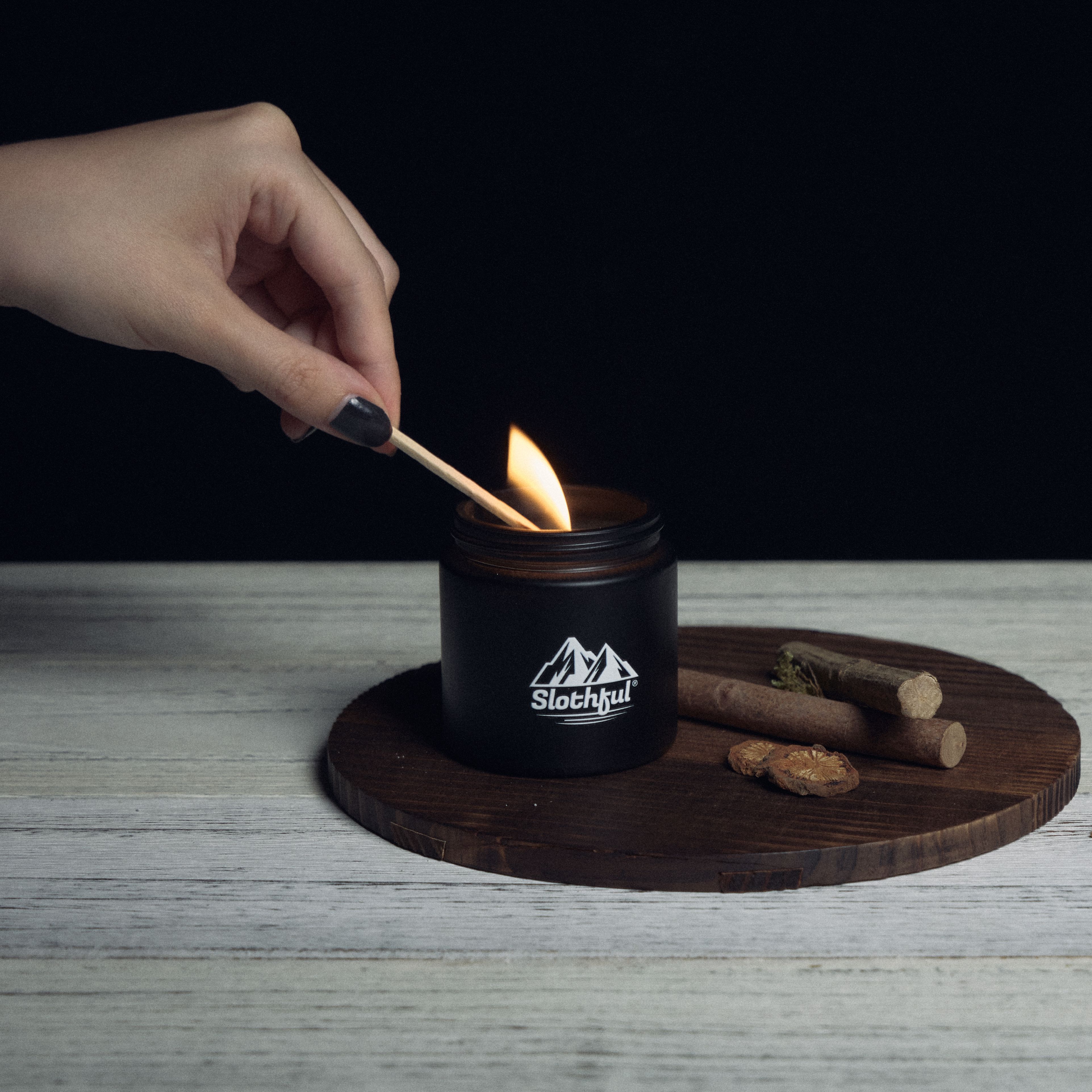 山系LOGO香氛蠟燭